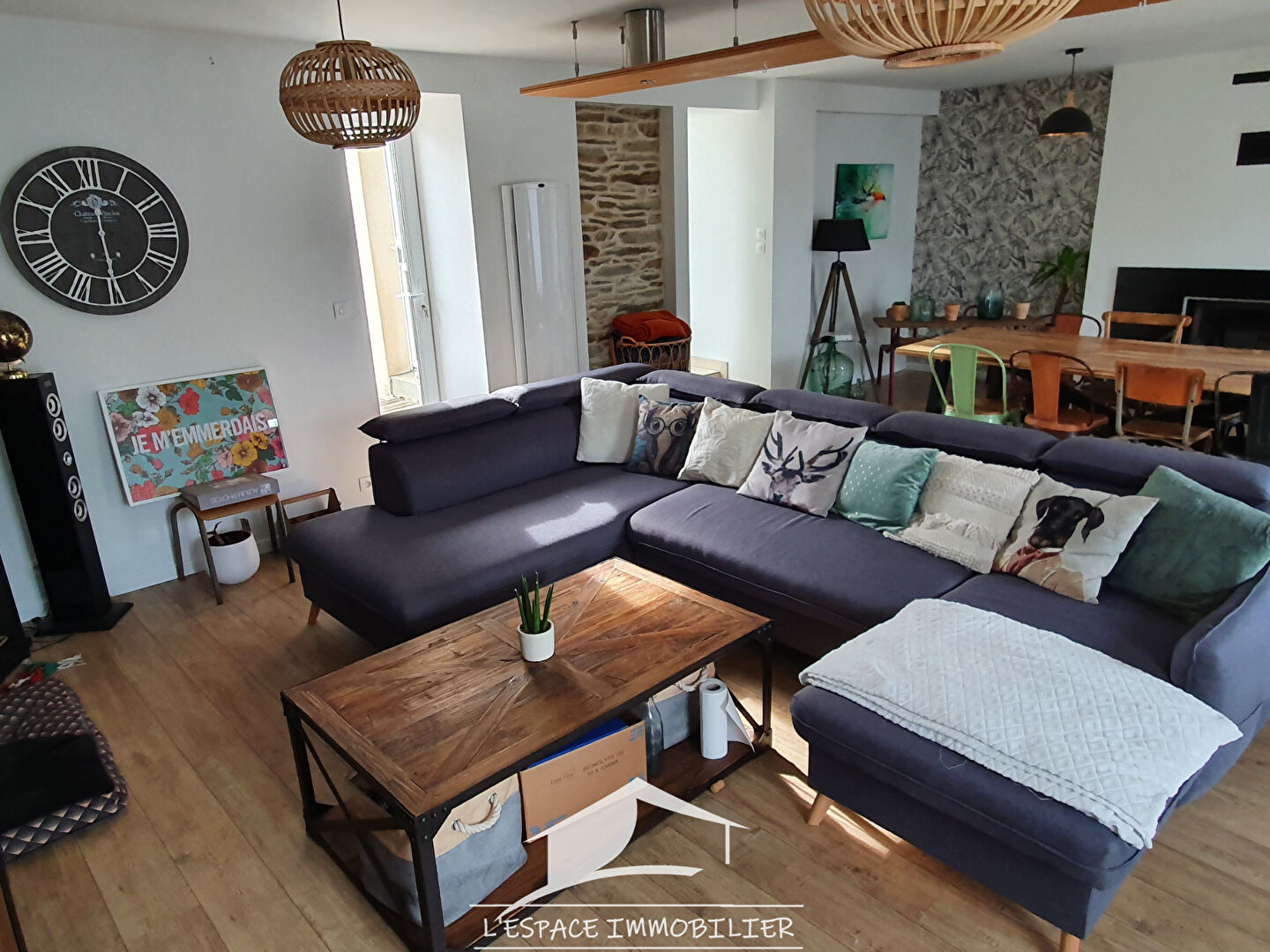 Photo Belle maison en pierres F6 avec jardin et cour de stationnement image 2/6