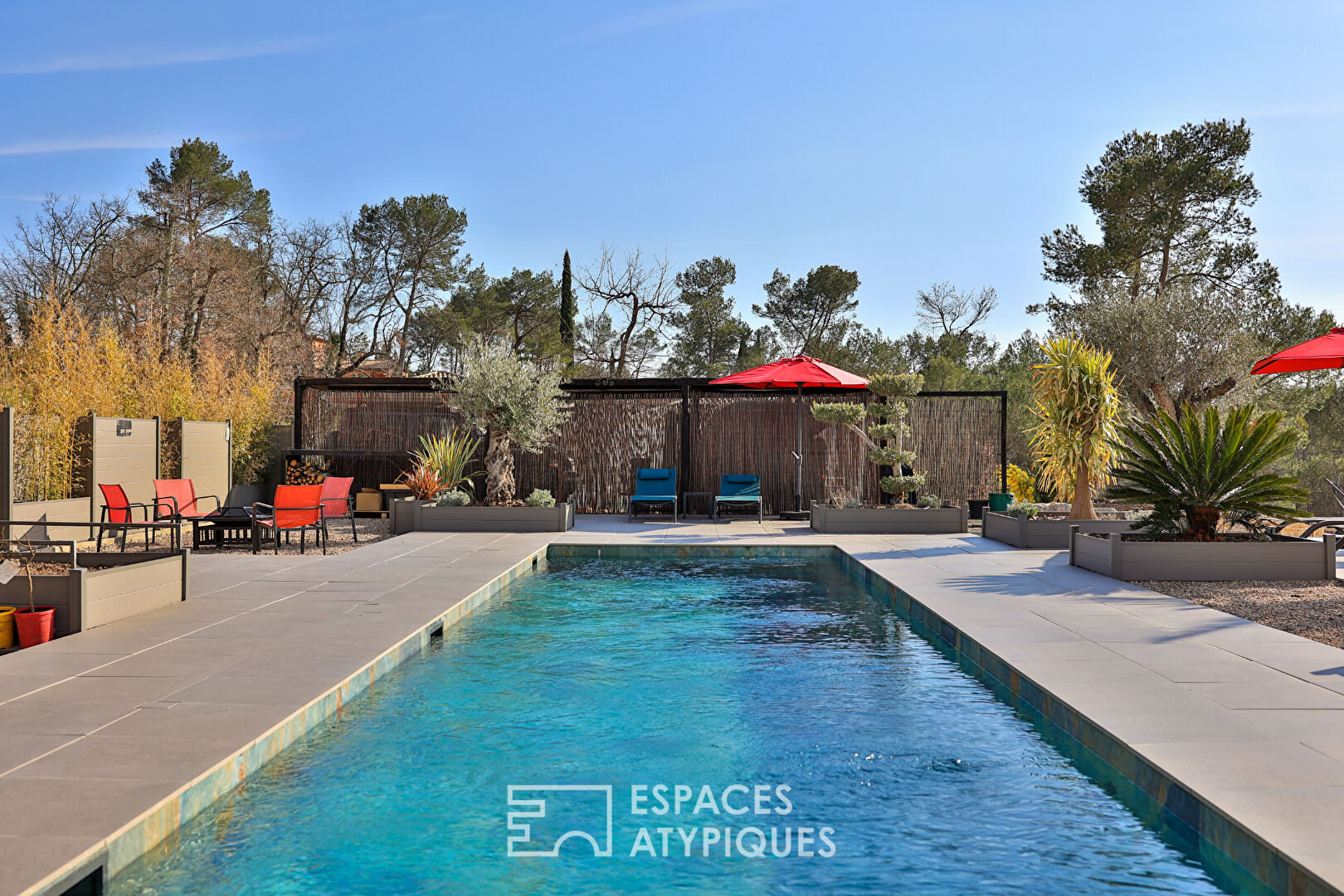 Photo Villa contemporaine avec vue dégagée image 2/6