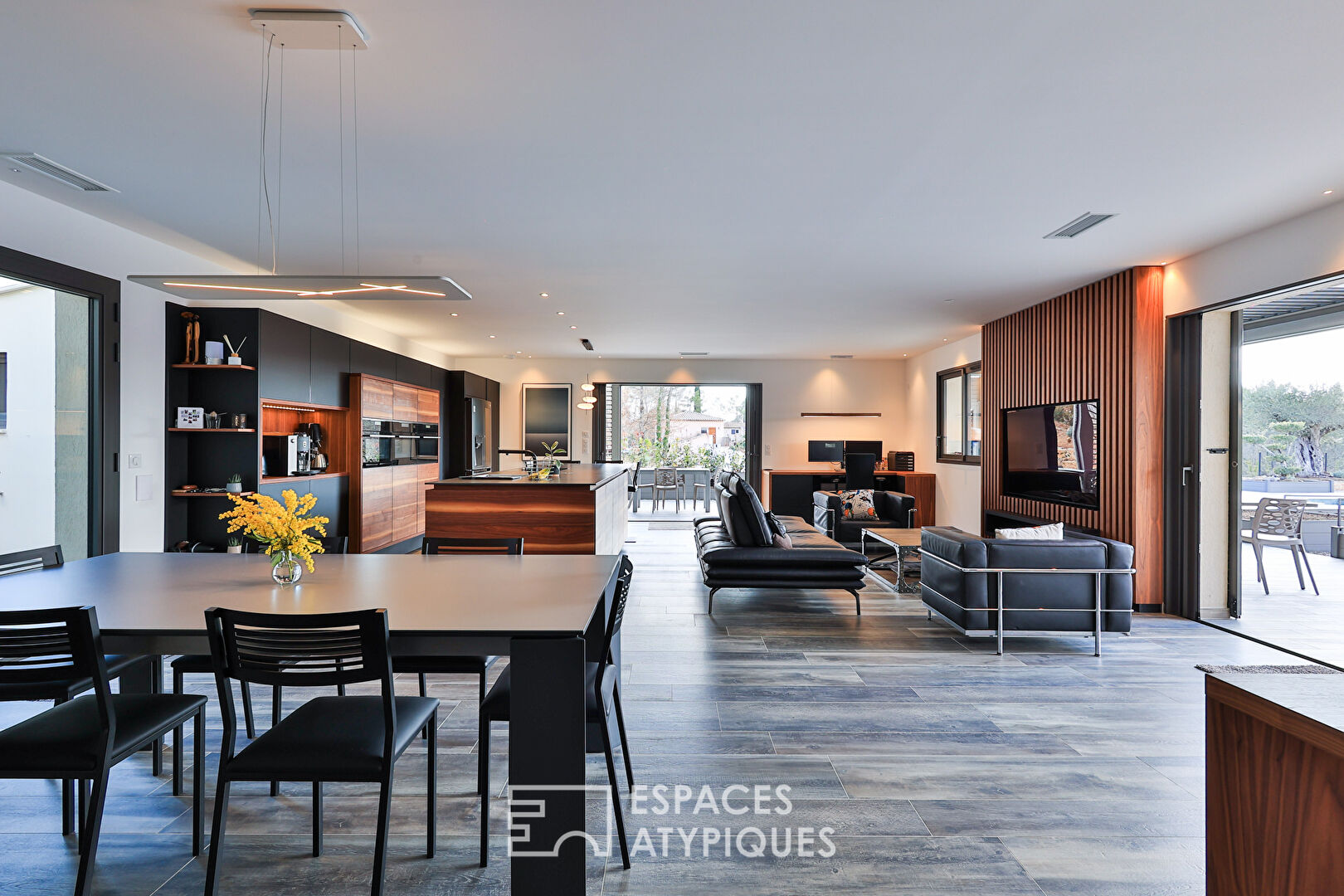 Photo Villa contemporaine avec vue dégagée image 4/6