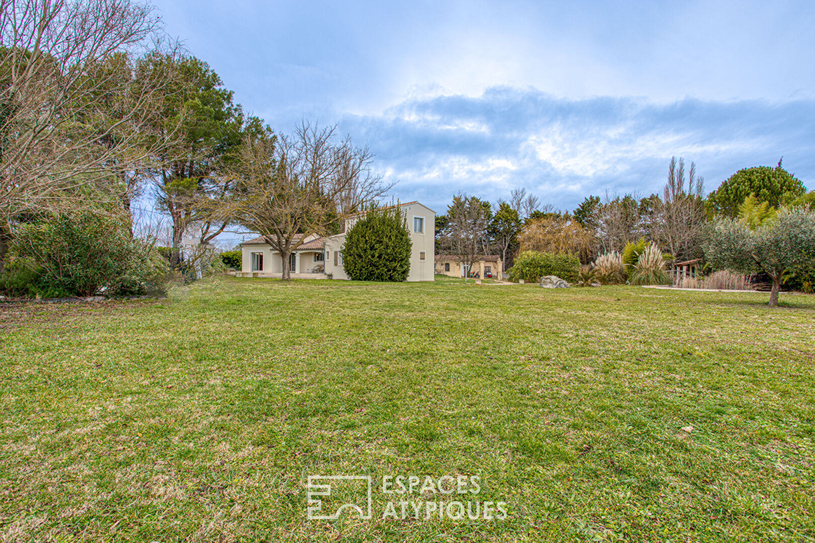 Agence immobilière de ESPACES ATYPIQUES AVIGNON