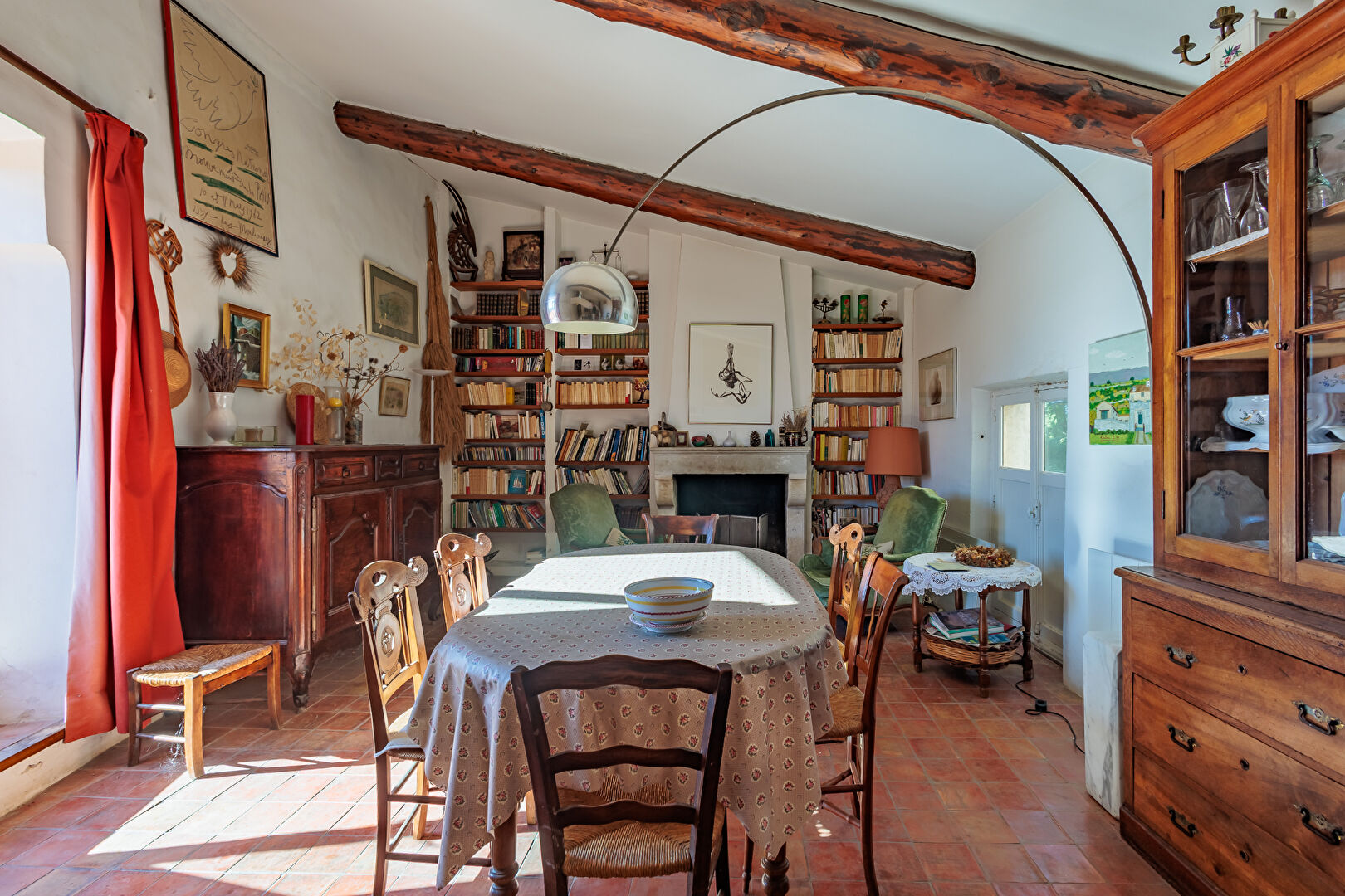 Maison en pierres atypique avec terrasse panoramique au coeur de Bonnieux