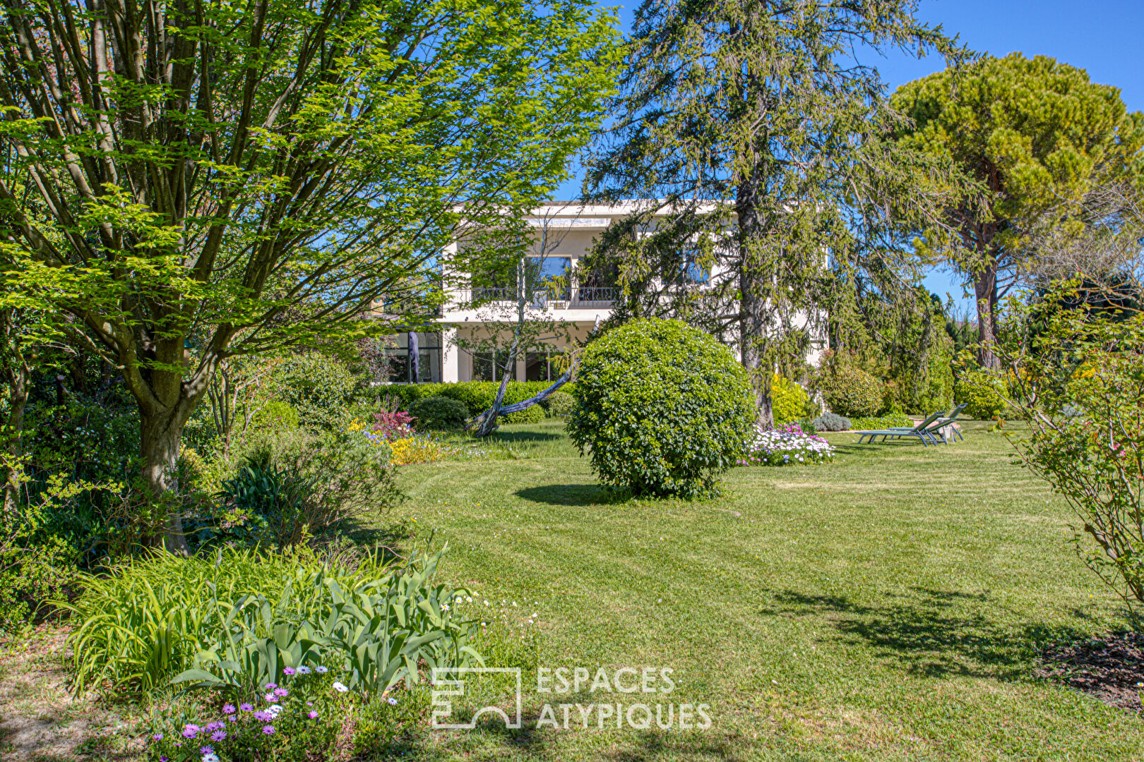 Agence immobilière de ESPACES ATYPIQUES AVIGNON