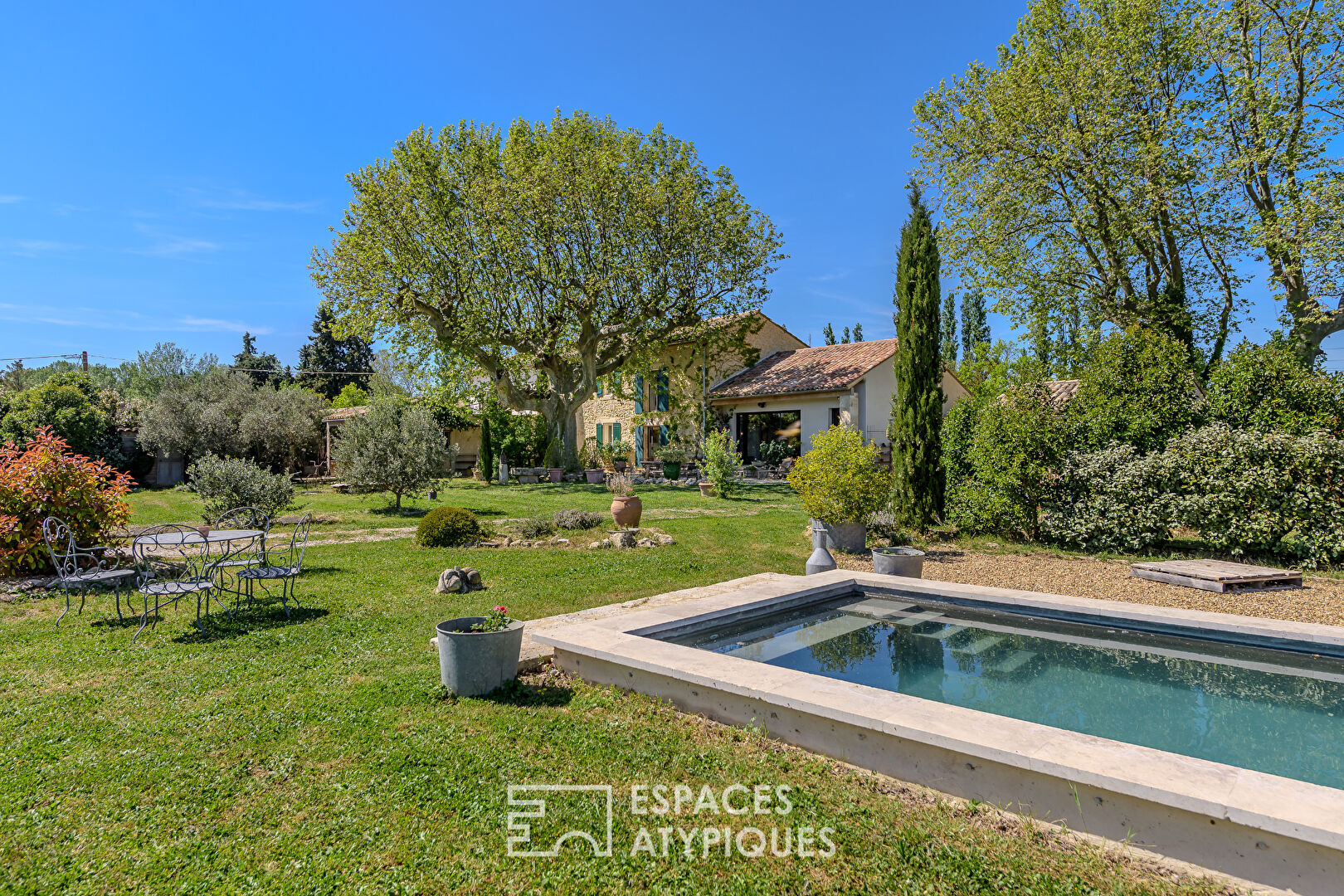 Agence immobilière de ESPACES ATYPIQUES AVIGNON