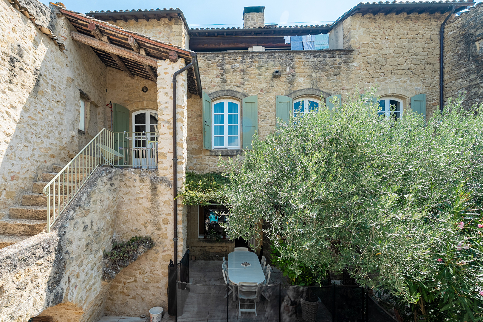 Agence immobilière de ESPACES ATYPIQUES Avignon - Luberon - Ventoux