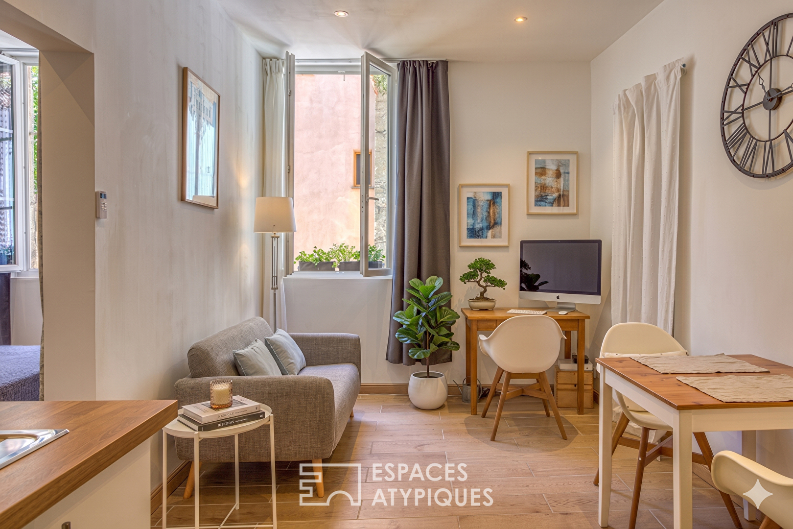 Agence immobilière de ESPACES ATYPIQUES AVIGNON