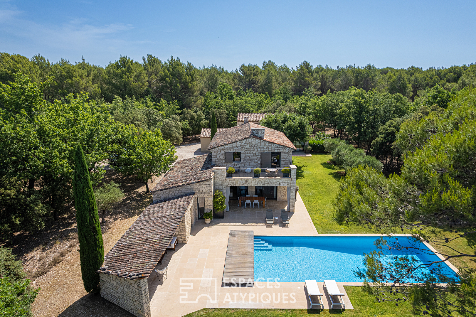 Agence immobilière de ESPACES ATYPIQUES AVIGNON