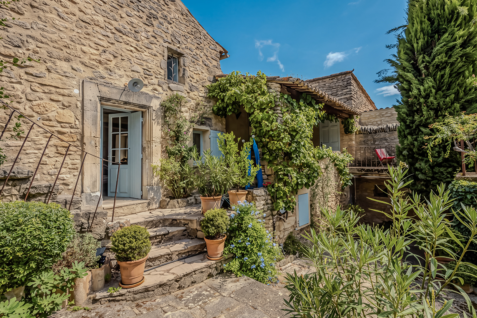 Agence immobilière de ESPACES ATYPIQUES Avignon - Luberon - Ventoux