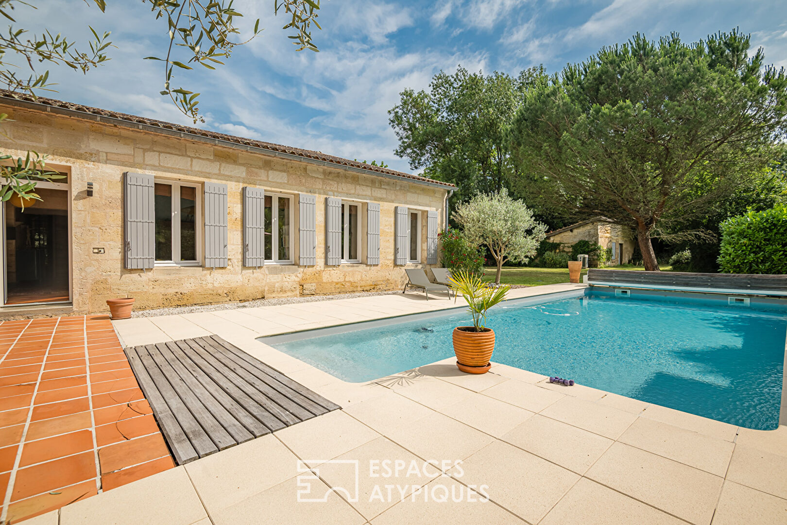 Agence immobilière de ESPACES ATYPIQUES BORDEAUX - ESPACES ATYPIQUES BORDEAUX
