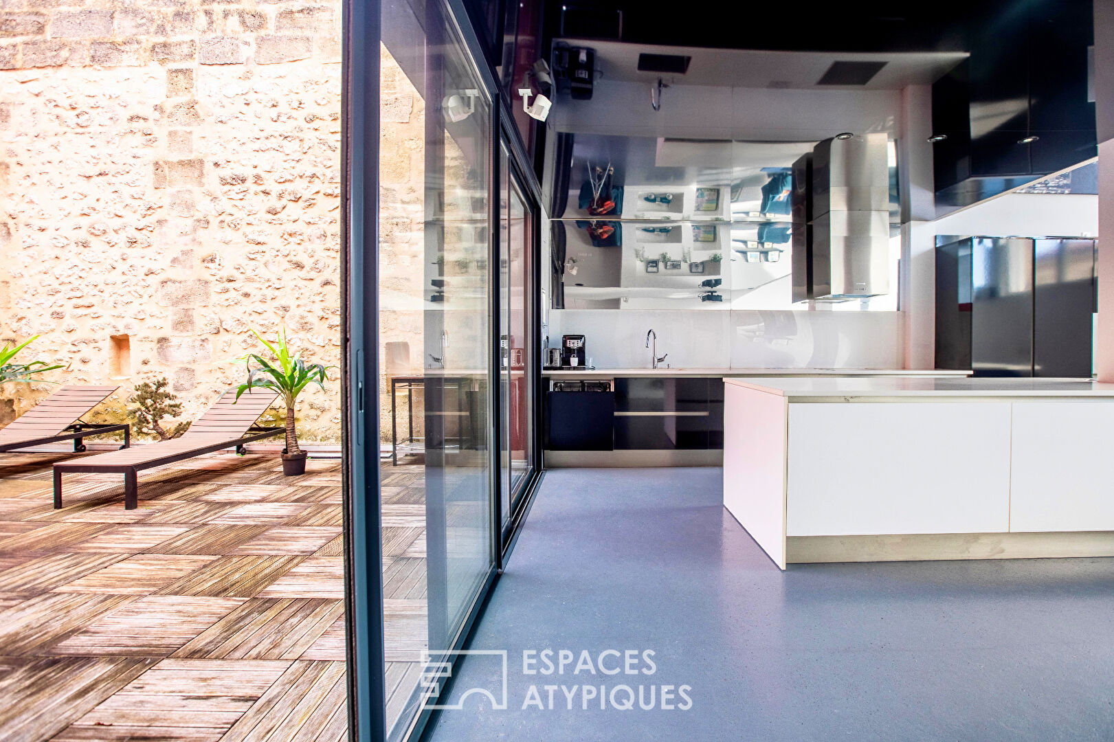 Photo Loft contemporain avec terrasse aux Chartrons image 4/6