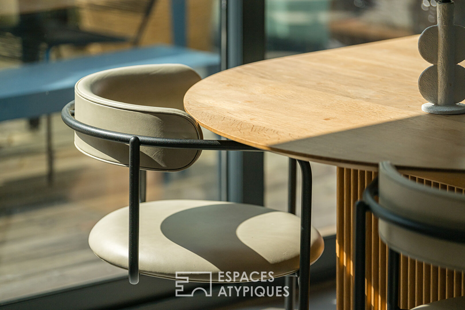 Photo La belle contemporaine avec piscine image 6/6