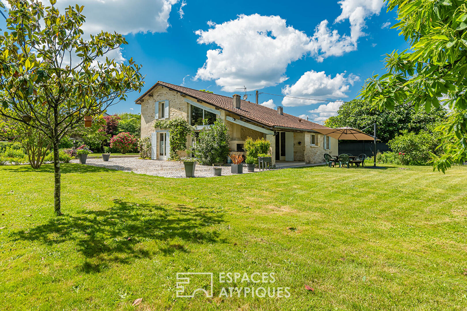 Agence immobilière de ESPACES ATYPIQUES BORDEAUX - ESPACES ATYPIQUES BORDEAUX