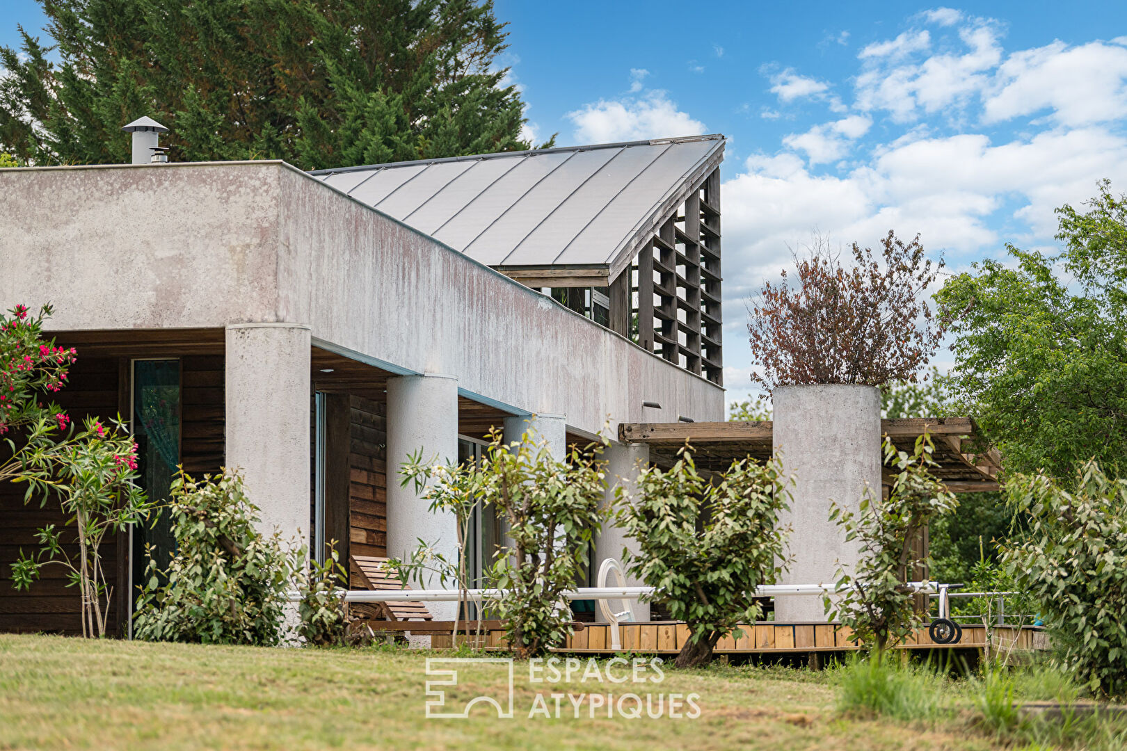 Agence immobilière de ESPACES ATYPIQUES BORDEAUX - ESPACES ATYPIQUES BORDEAUX