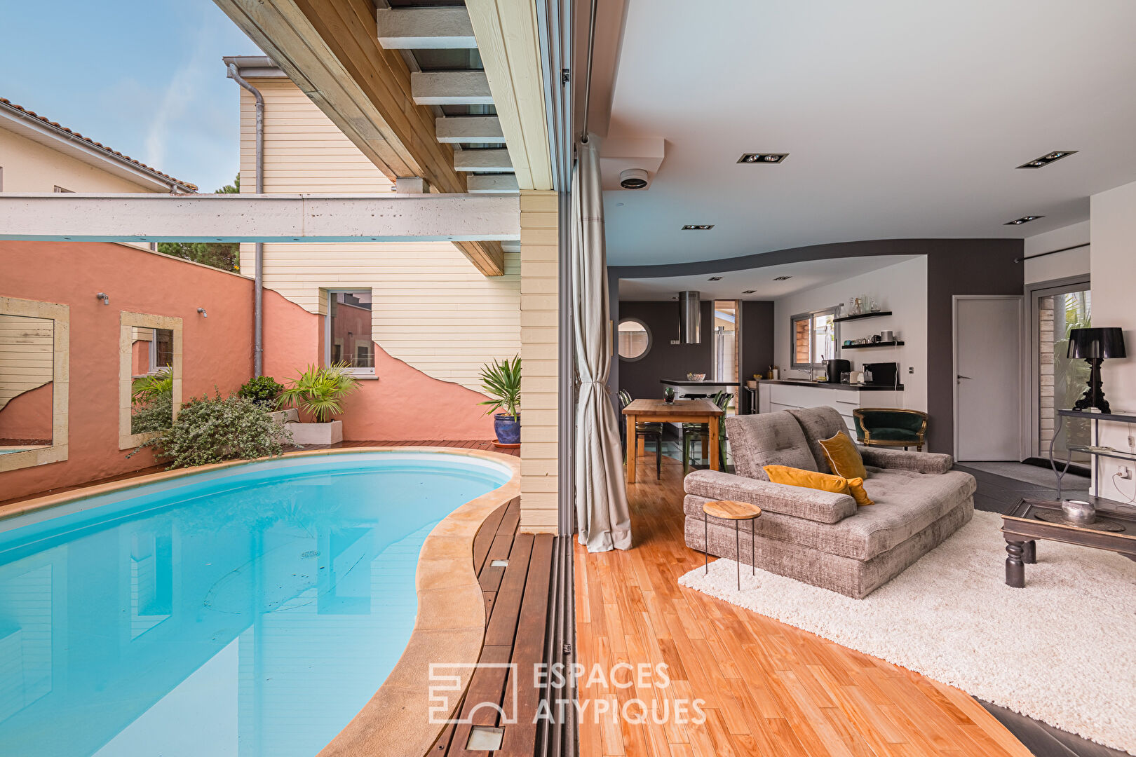 Agence immobilière de ESPACES ATYPIQUES BORDEAUX - ESPACES ATYPIQUES BORDEAUX