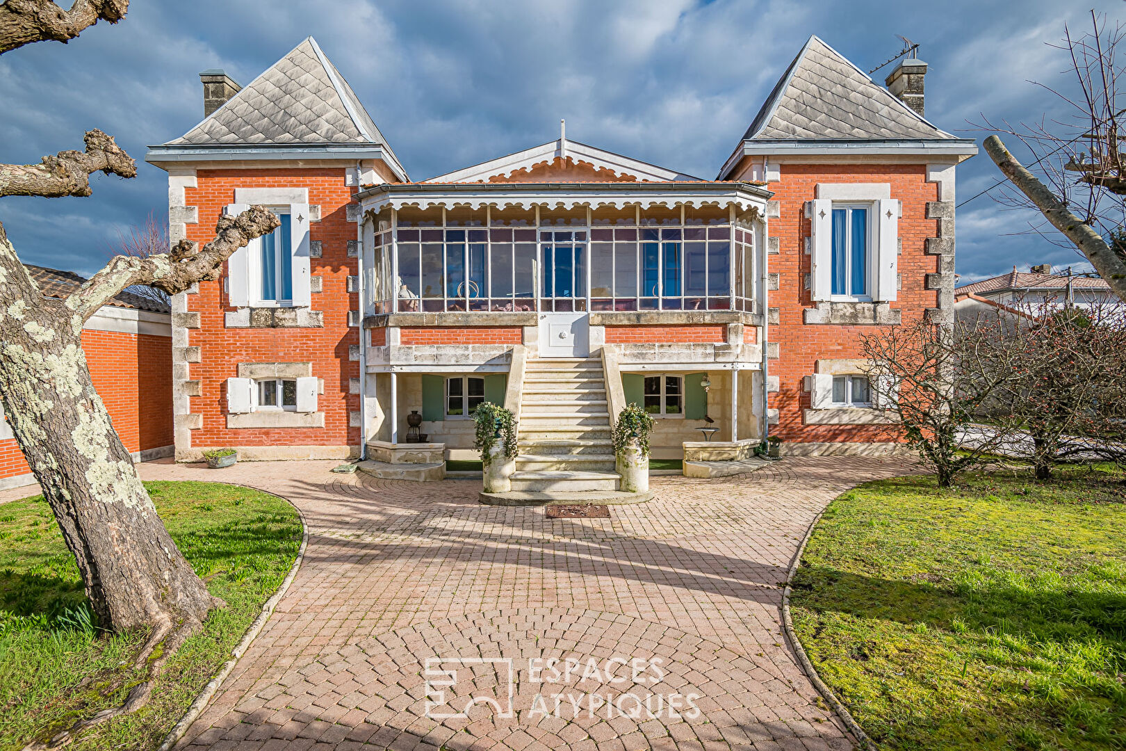 Agence immobilière de ESPACES ATYPIQUES BORDEAUX - ESPACES ATYPIQUES BORDEAUX