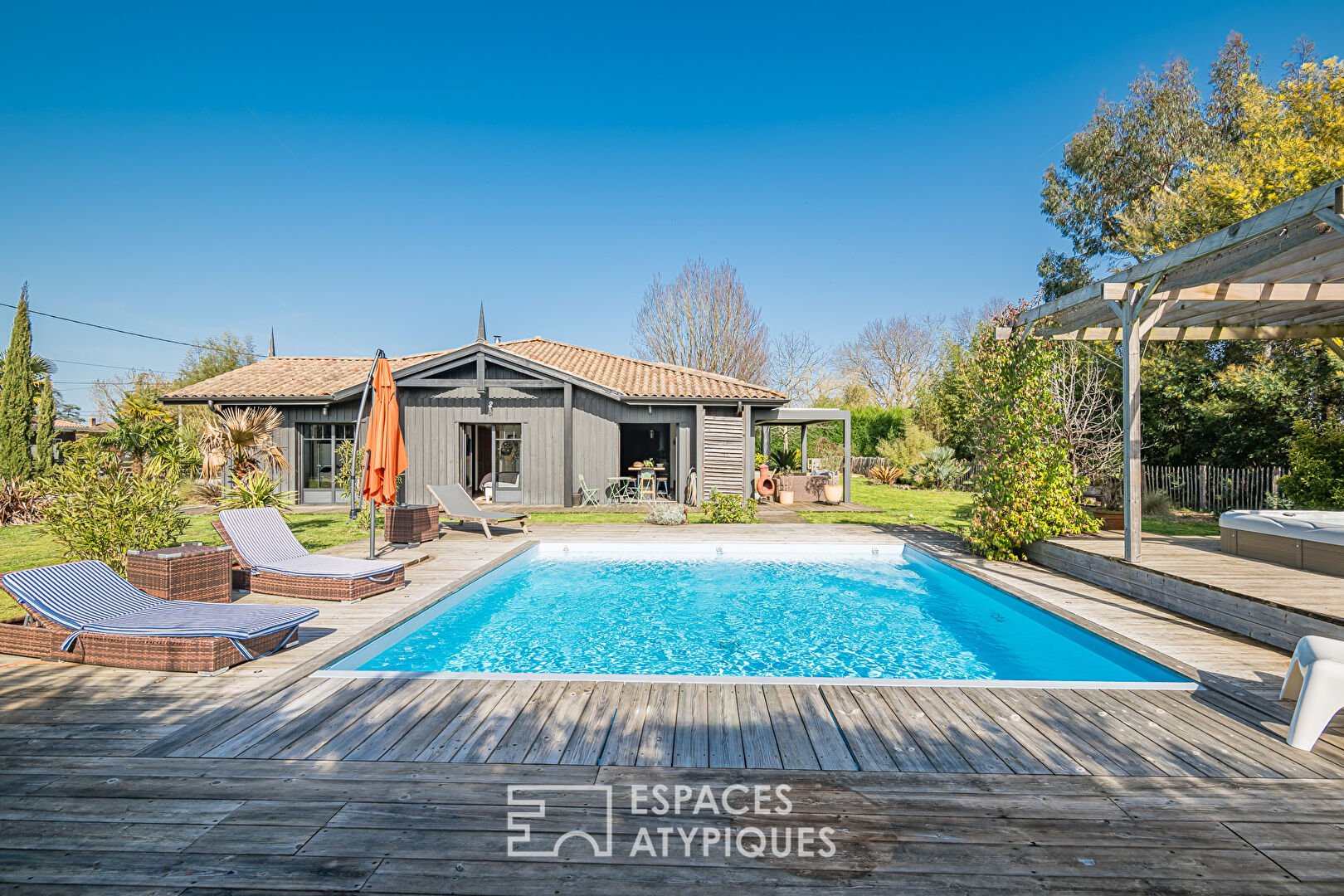 Agence immobilière de ESPACES ATYPIQUES BORDEAUX - ESPACES ATYPIQUES BORDEAUX