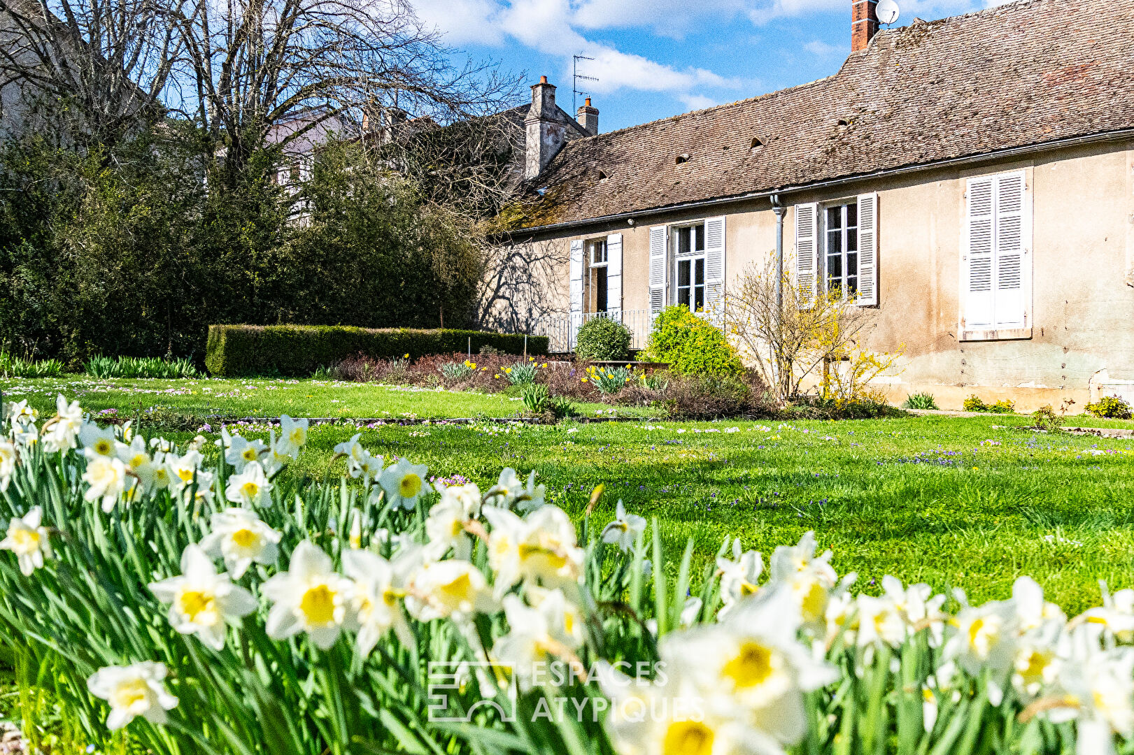 Agence immobilière de ESPACES ATYPIQUES BOURGOGNE