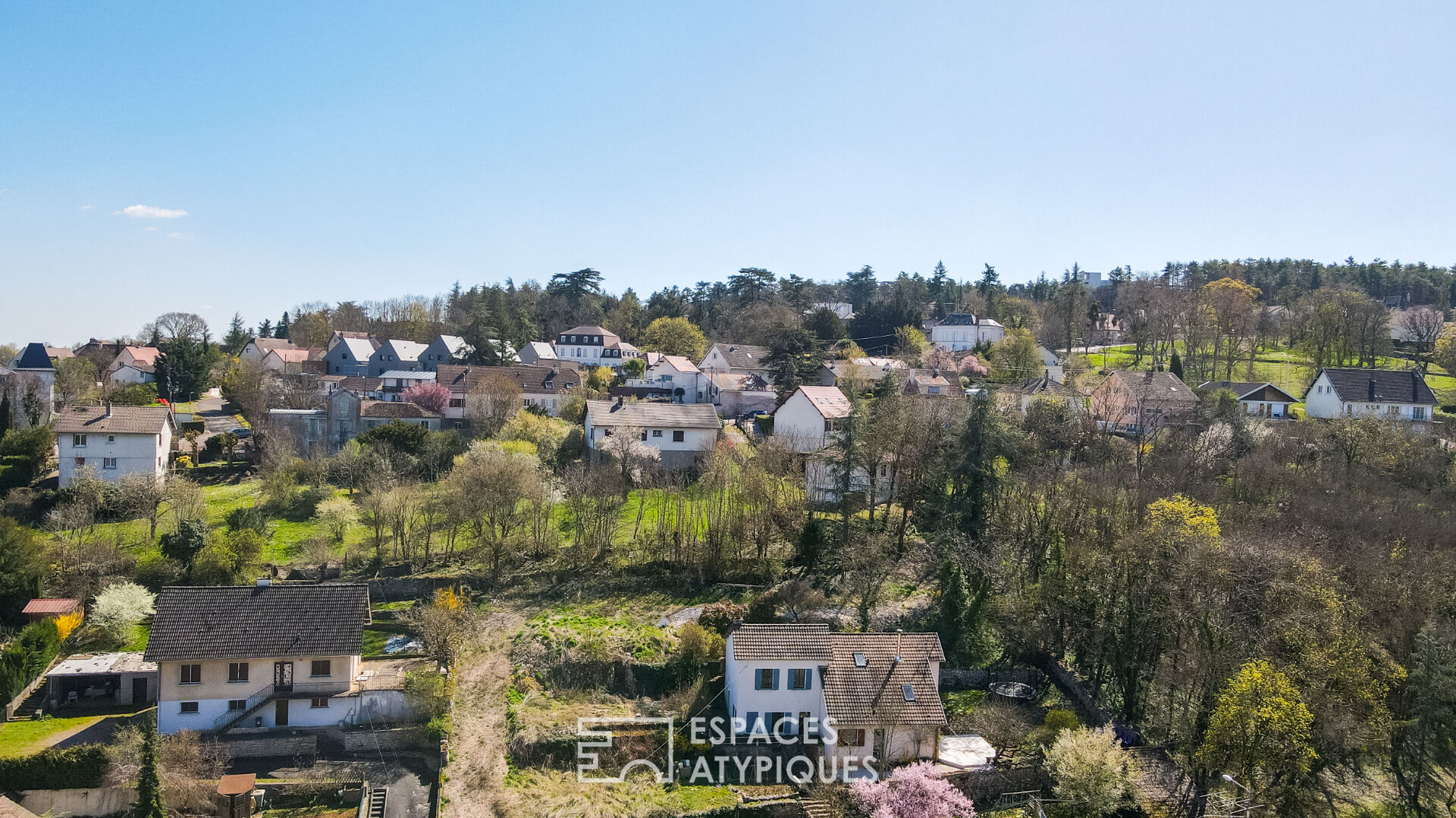 Agence immobilière de ESPACES ATYPIQUES BOURGOGNE