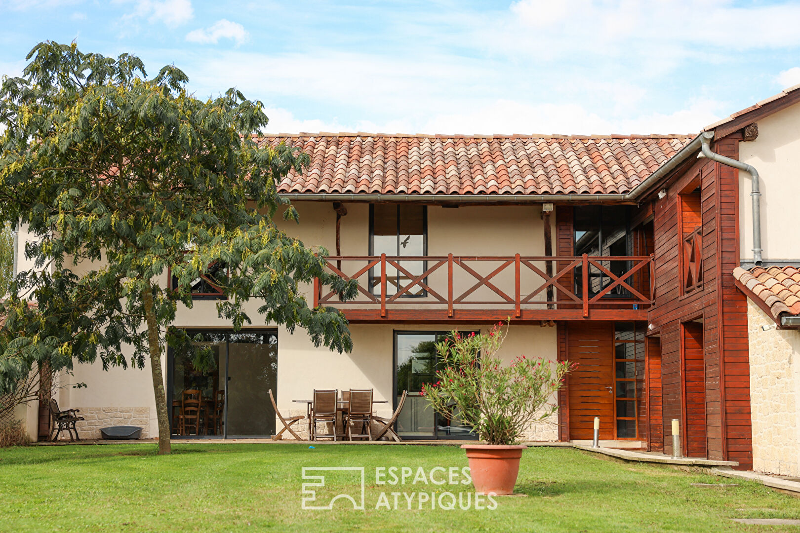 Agence immobilière de ESPACES ATYPIQUES BOURGOGNE