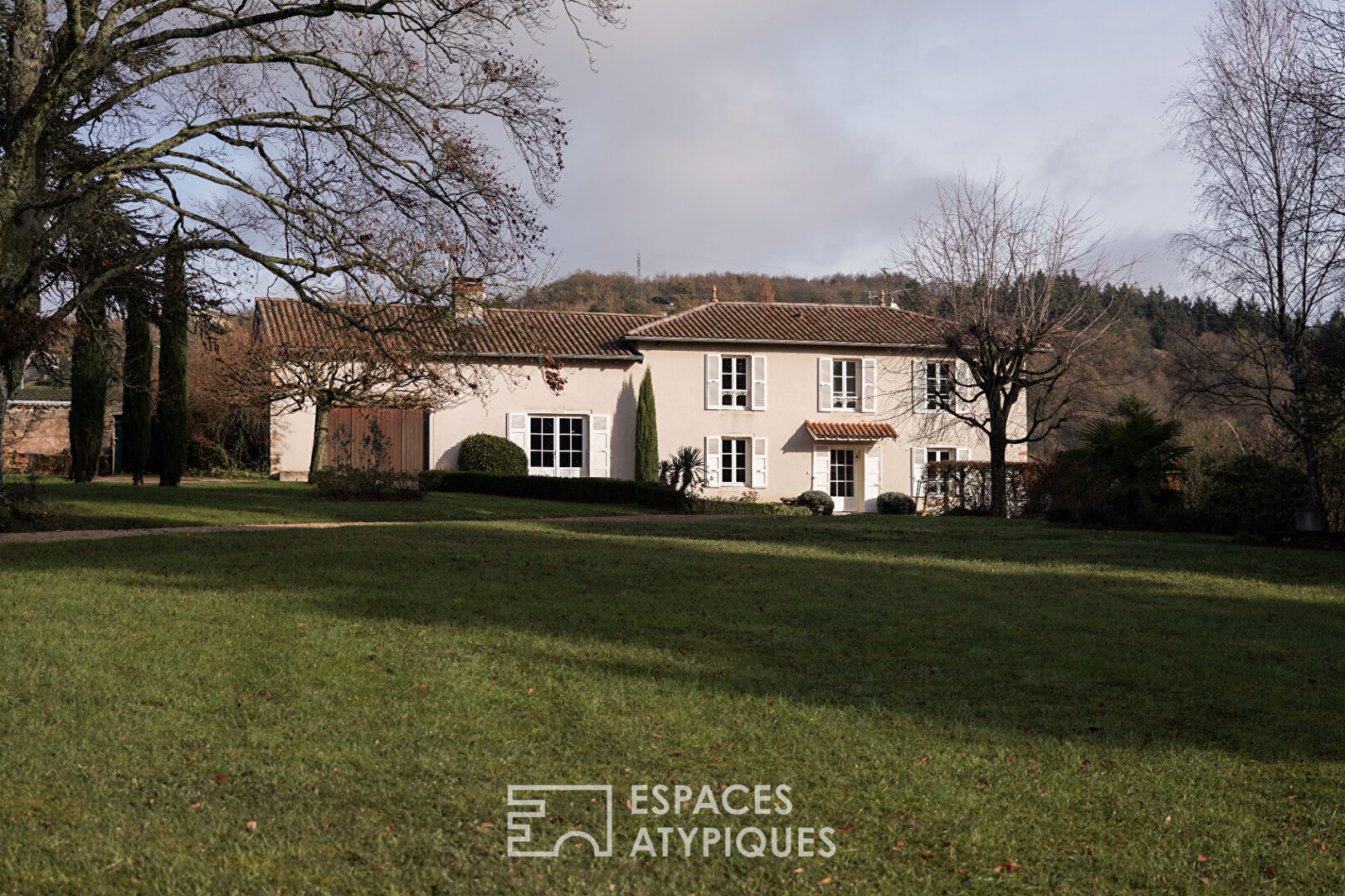 Agence immobilière de ESPACES ATYPIQUES BOURGOGNE