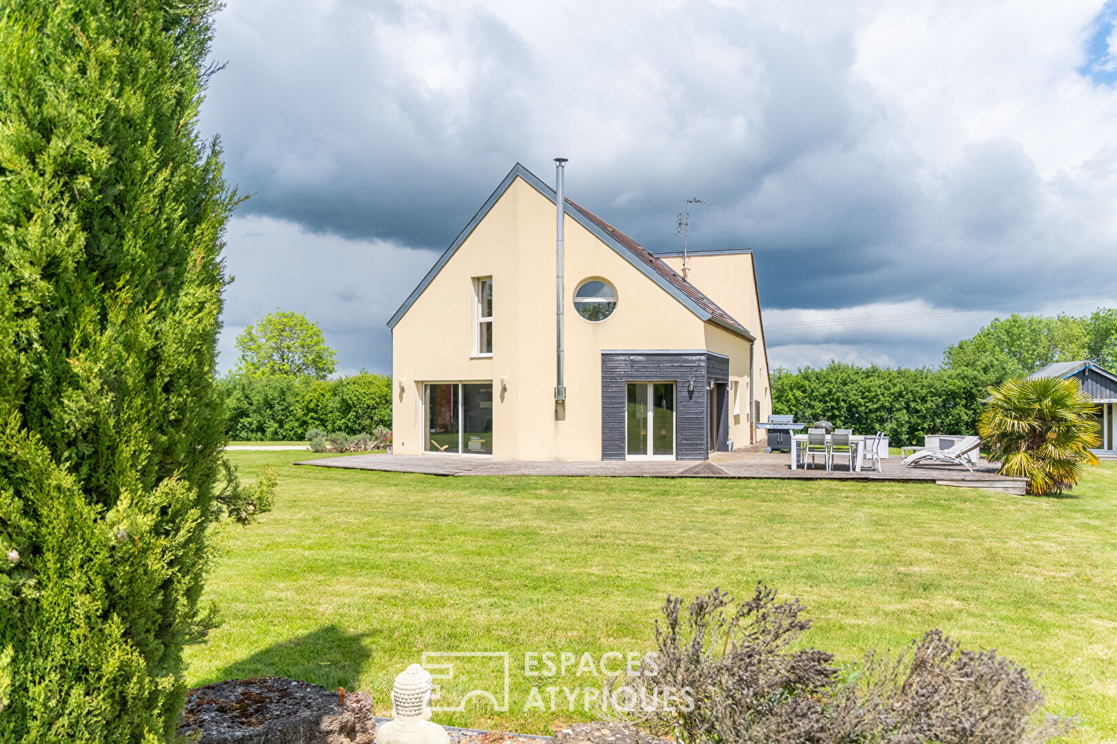 Agence immobilière de ESPACES ATYPIQUES BOURGOGNE