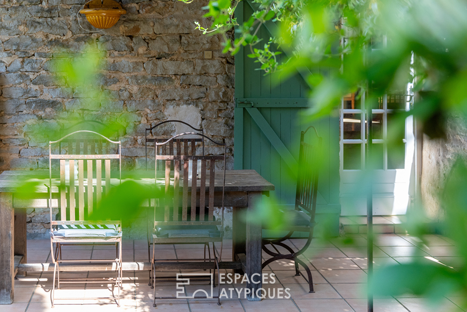 Agence immobilière de ESPACES ATYPIQUES BOURGOGNE