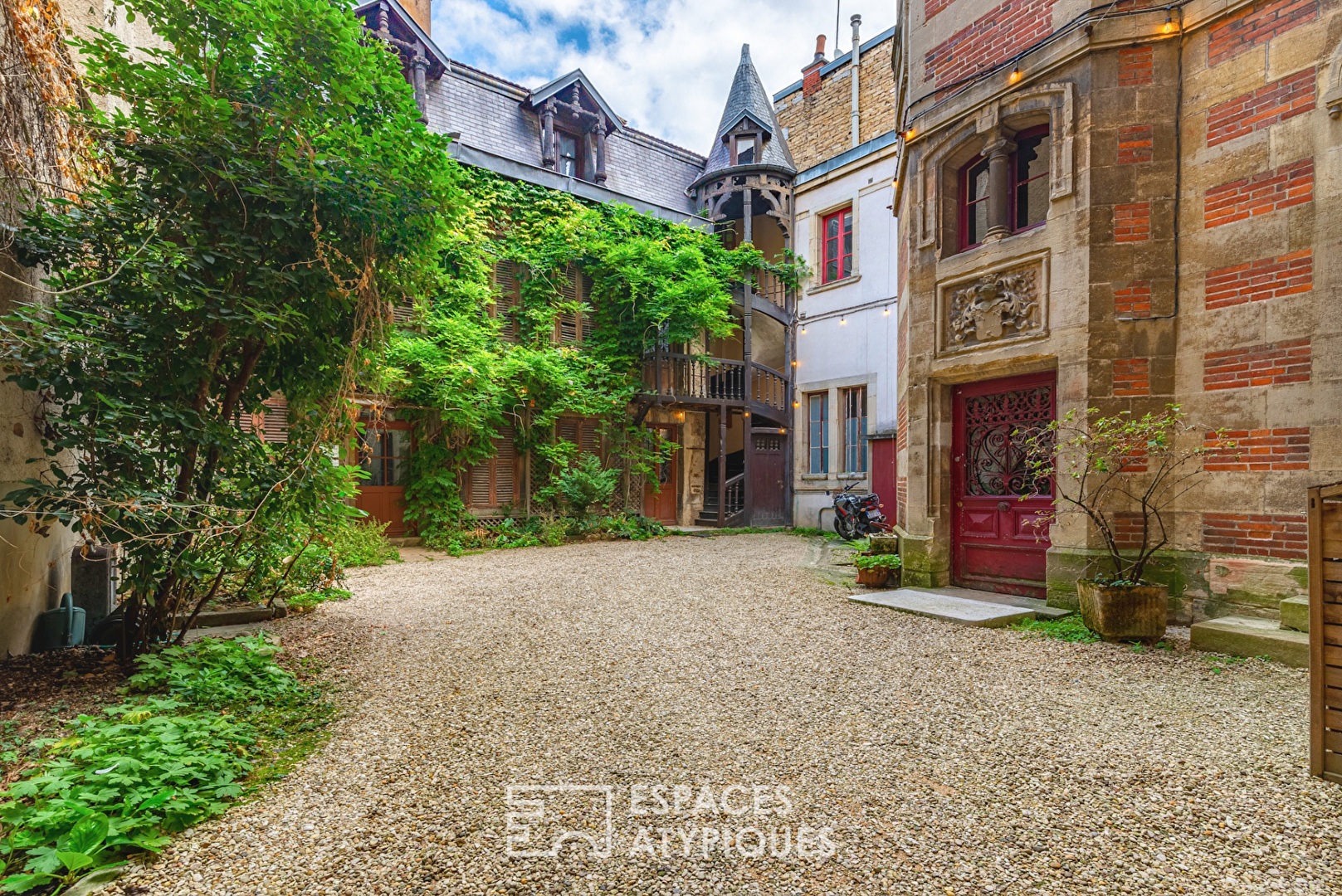 Agence immobilière de ESPACES ATYPIQUES BOURGOGNE