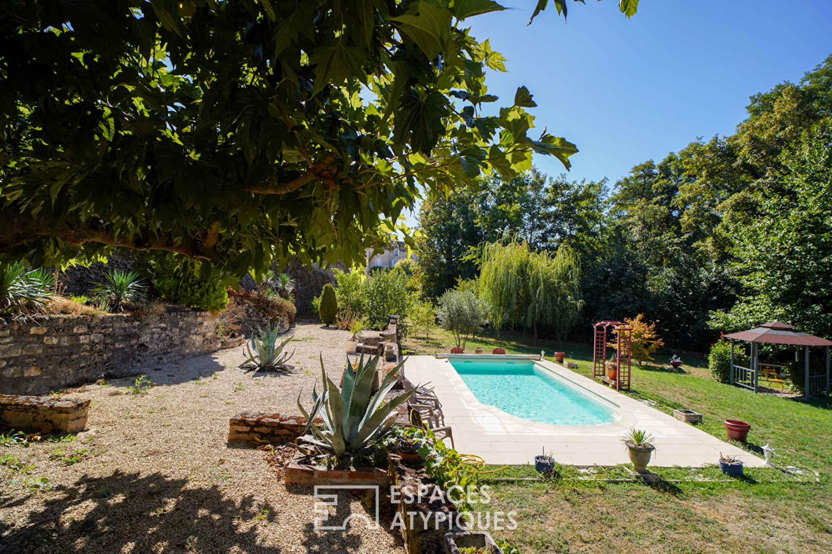 Agence immobilière de ESPACES ATYPIQUES BOURGOGNE