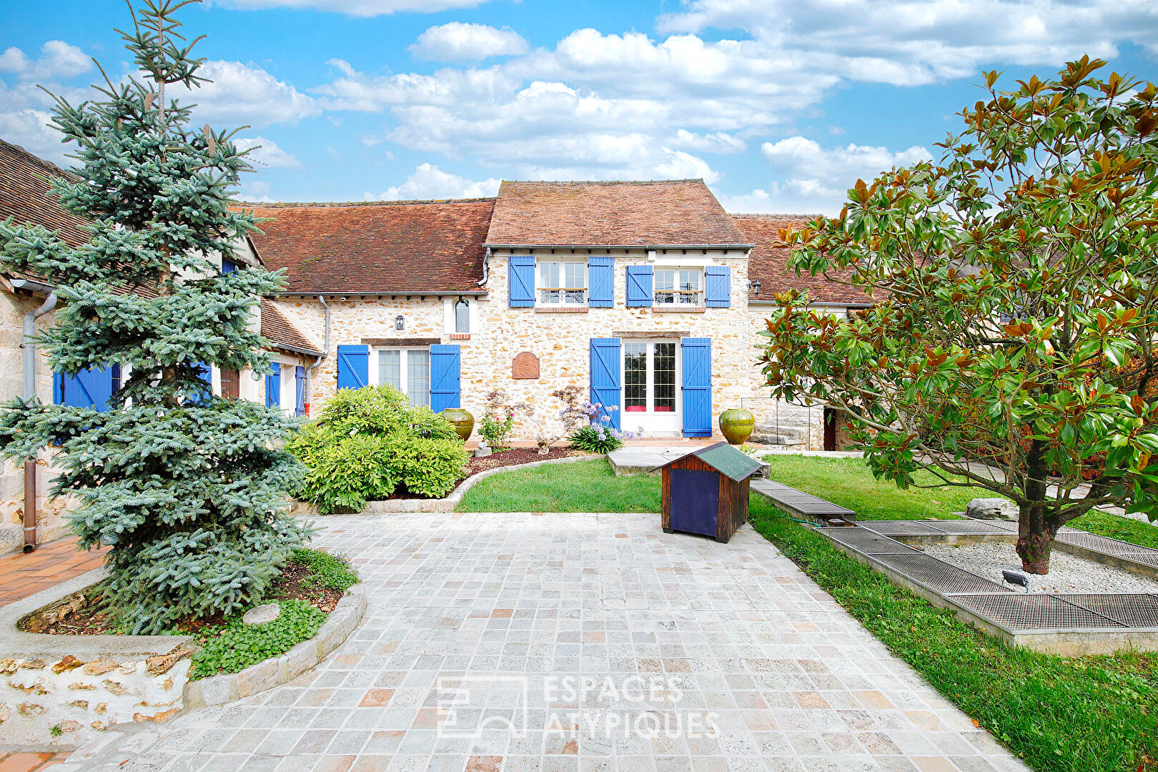 Agence immobilière de ESPACES ATYPIQUES FONTAINEBLEAU