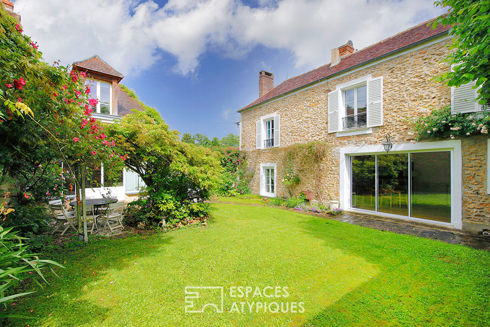 Agence immobilière de ESPACES ATYPIQUES FONTAINEBLEAU