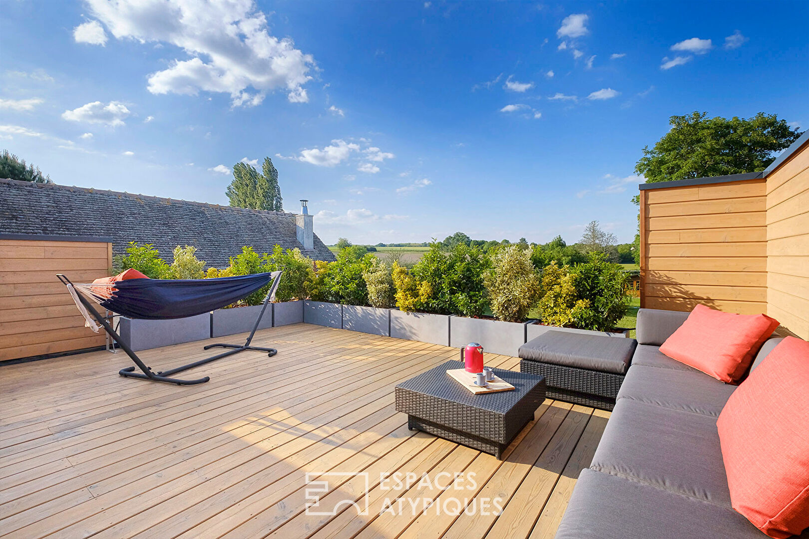 Agence immobilière de ESPACES ATYPIQUES FONTAINEBLEAU