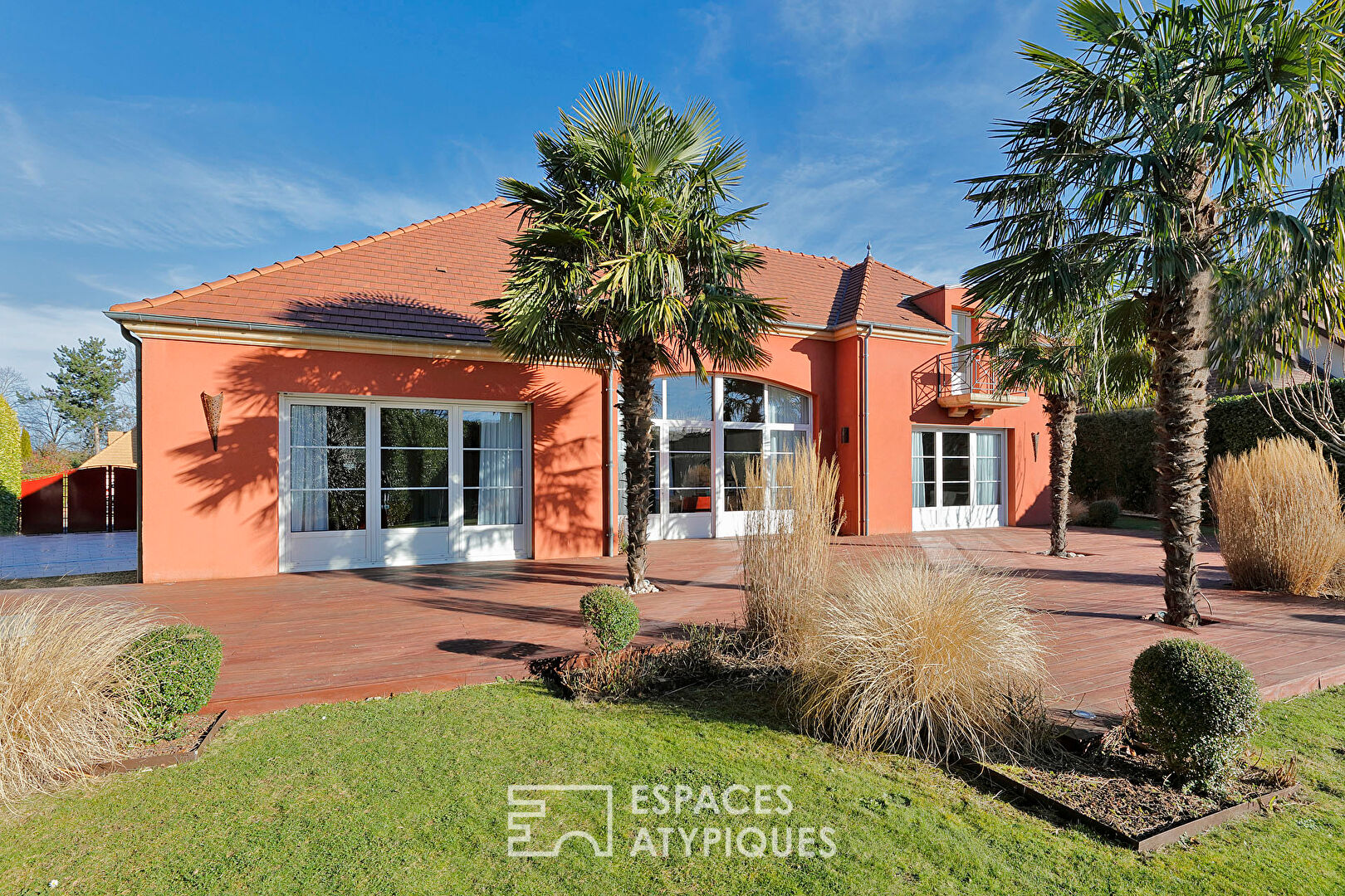 Agence immobilière de ESPACES ATYPIQUES FONTAINEBLEAU