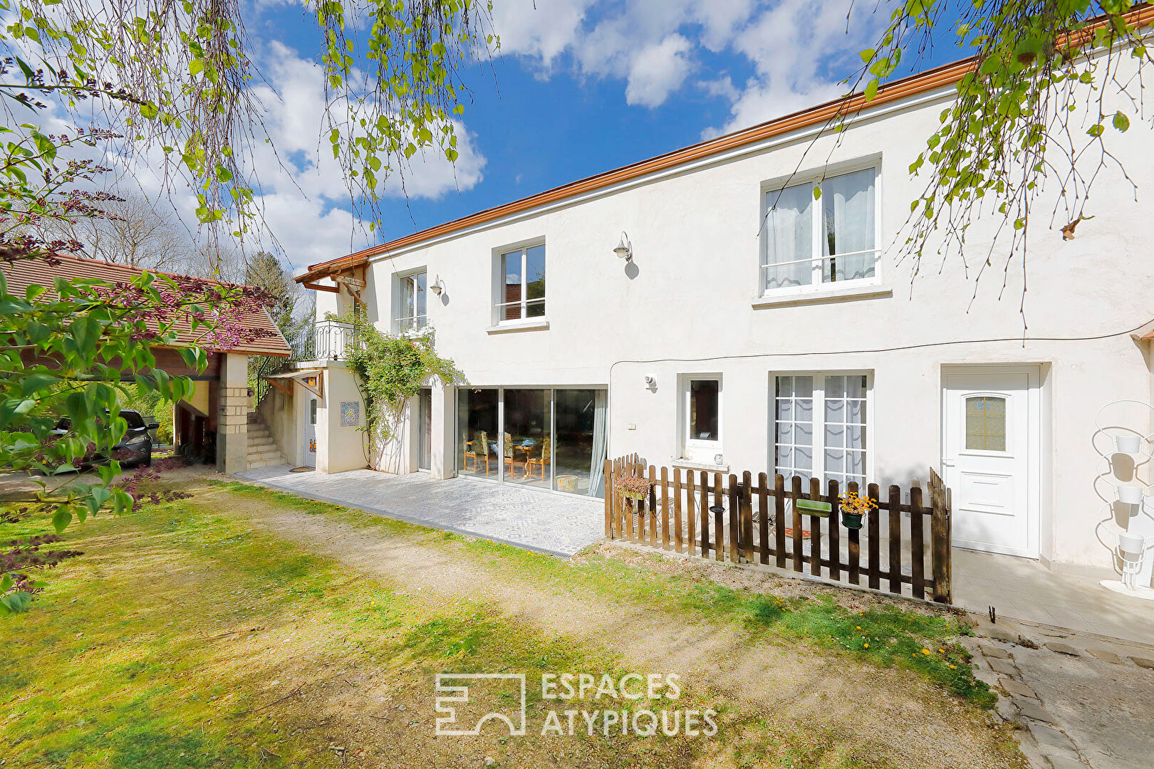 Agence immobilière de ESPACES ATYPIQUES FONTAINEBLEAU
