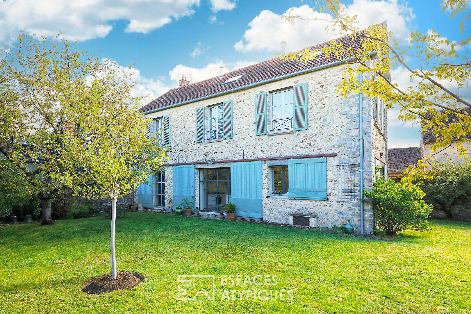 Agence immobilière de ESPACES ATYPIQUES FONTAINEBLEAU