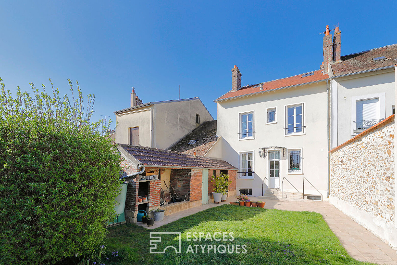 Agence immobilière de ESPACES ATYPIQUES FONTAINEBLEAU