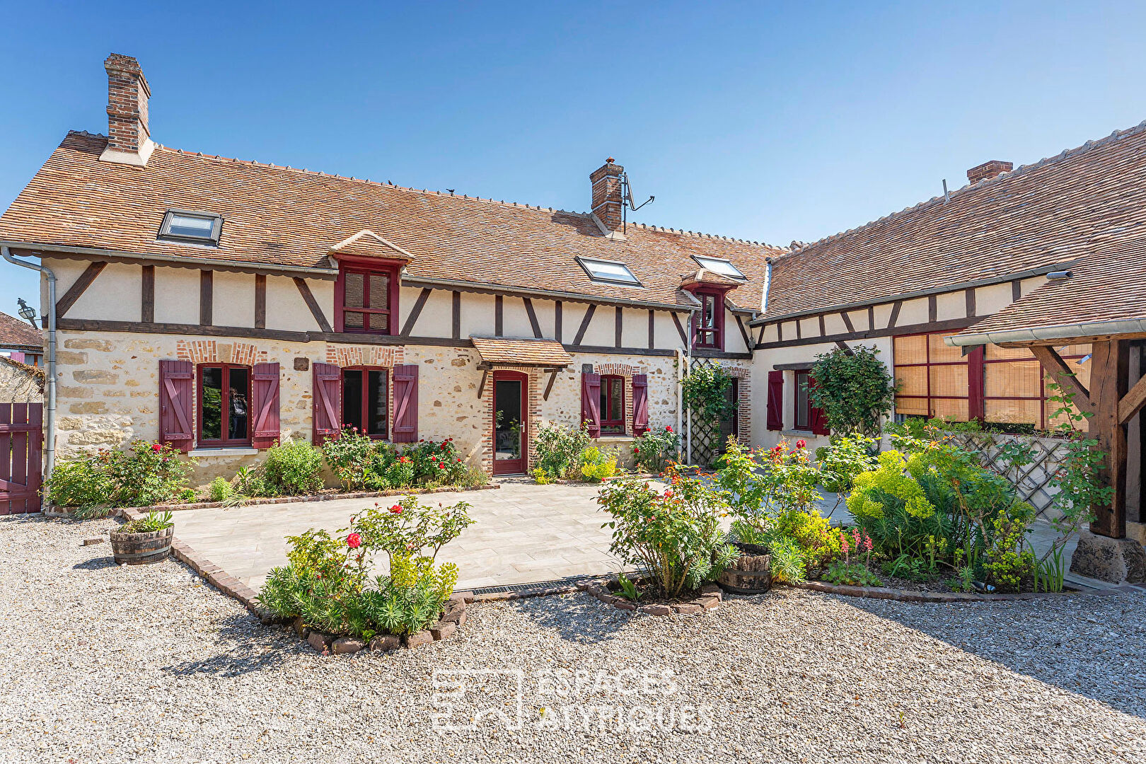 Agence immobilière de ESPACES ATYPIQUES FONTAINEBLEAU