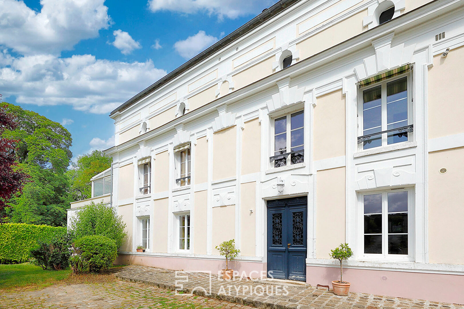 Agence immobilière de ESPACES ATYPIQUES FONTAINEBLEAU