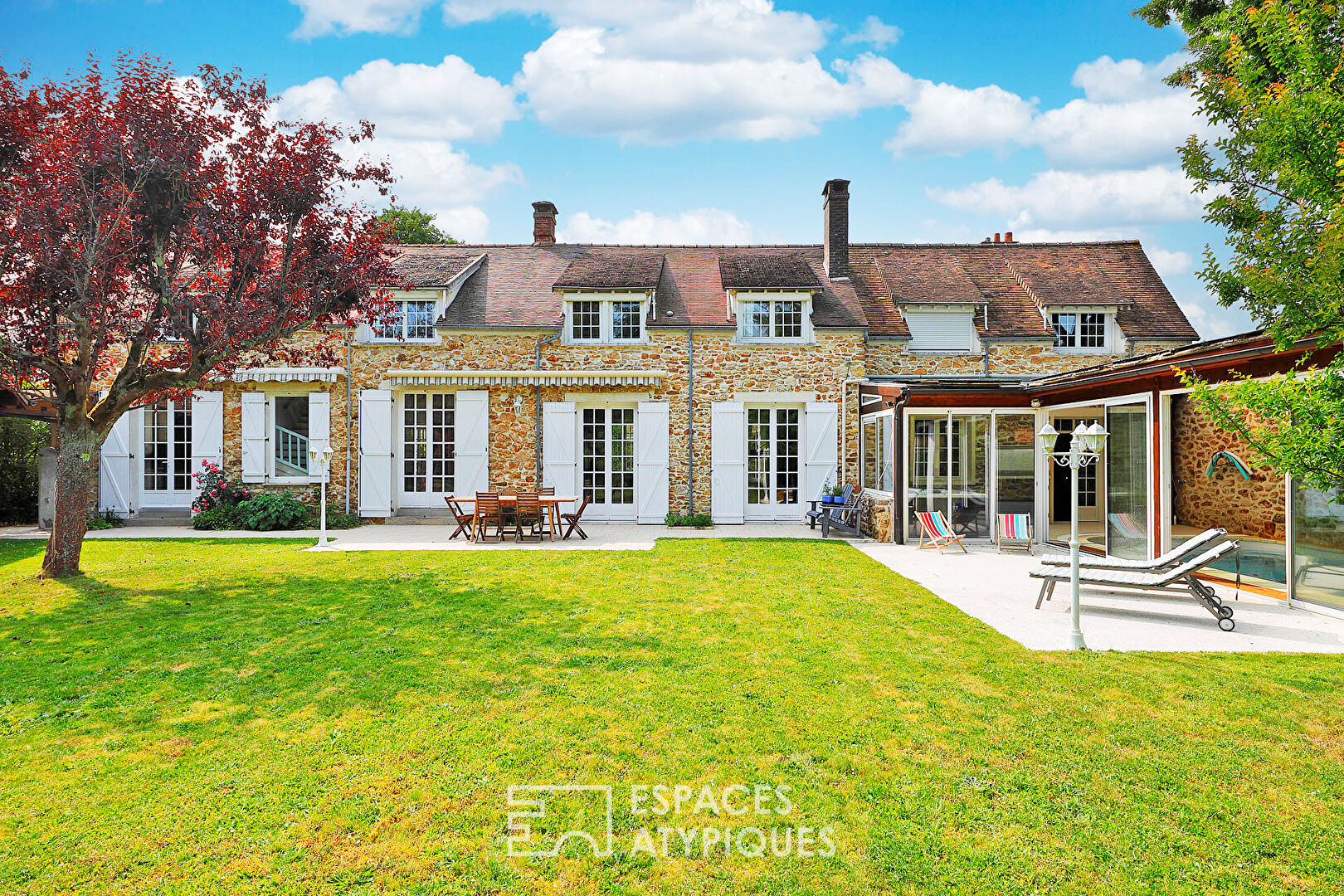 Agence immobilière de ESPACES ATYPIQUES FONTAINEBLEAU