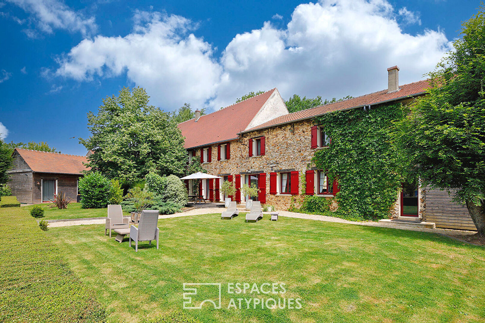 Agence immobilière de ESPACES ATYPIQUES FONTAINEBLEAU
