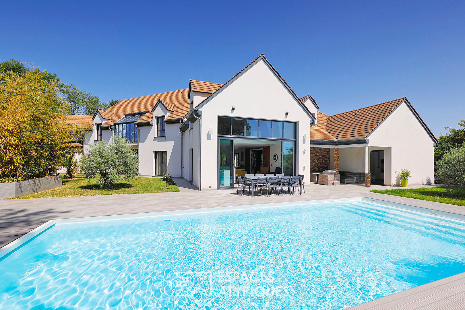 Agence immobilière de ESPACES ATYPIQUES FONTAINEBLEAU