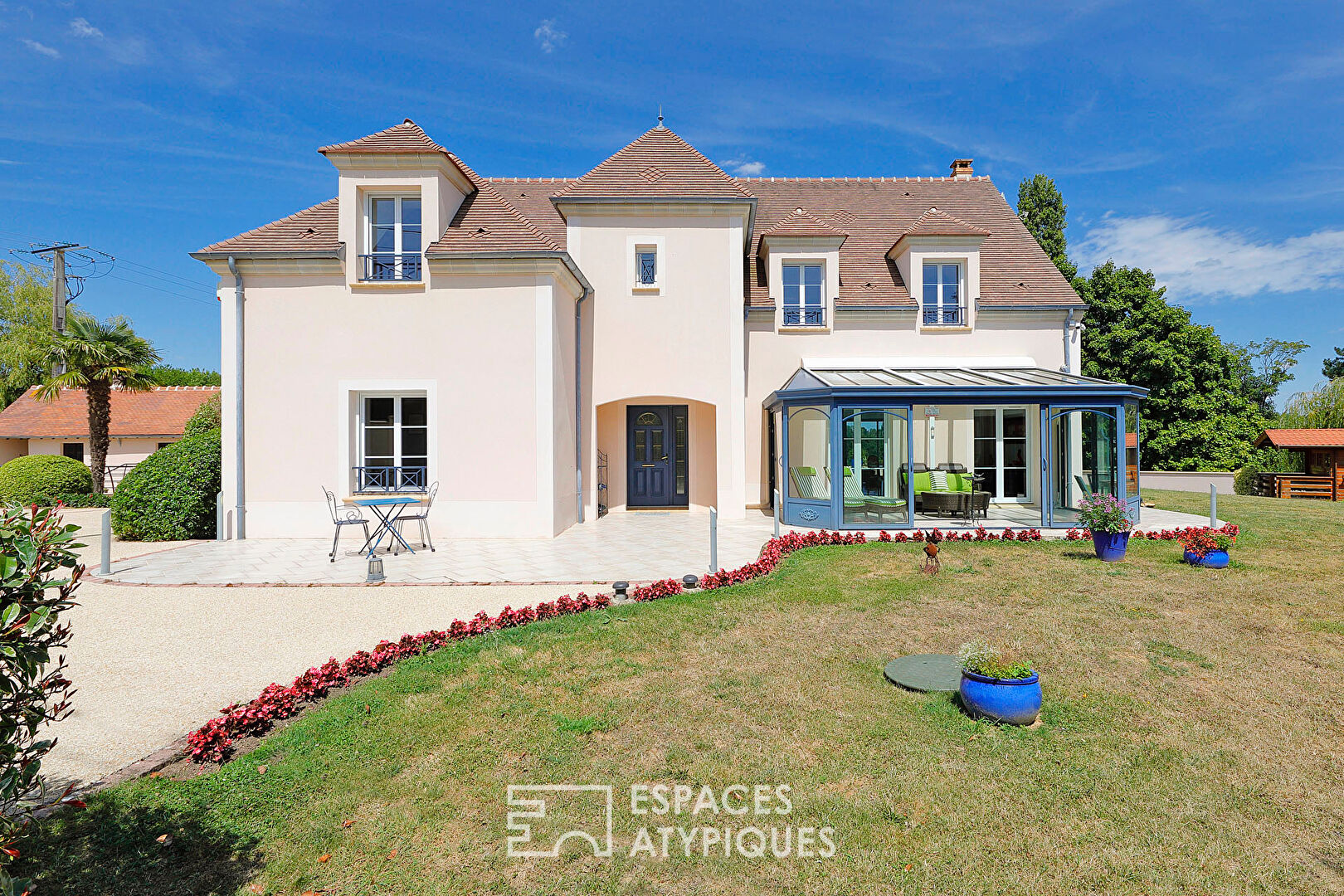 Agence immobilière de ESPACES ATYPIQUES FONTAINEBLEAU