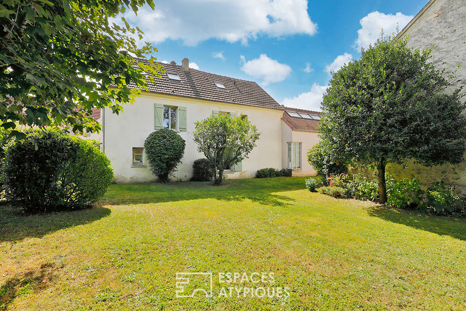 Agence immobilière de ESPACES ATYPIQUES FONTAINEBLEAU