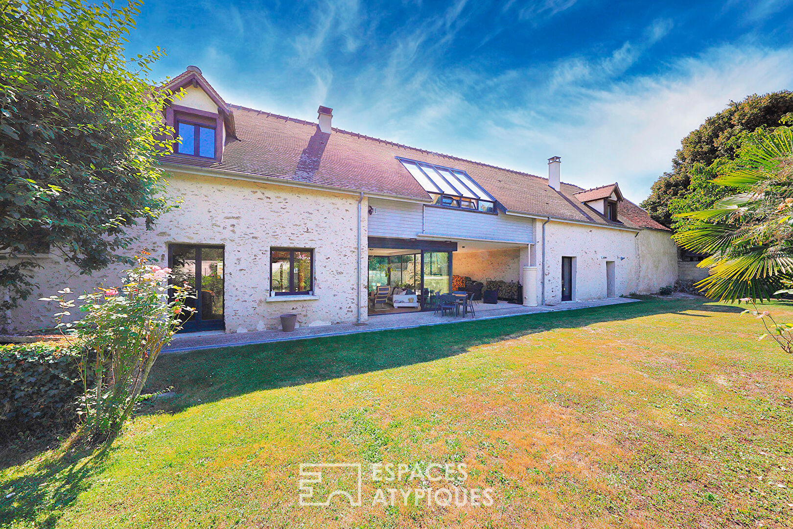 Agence immobilière de ESPACES ATYPIQUES FONTAINEBLEAU