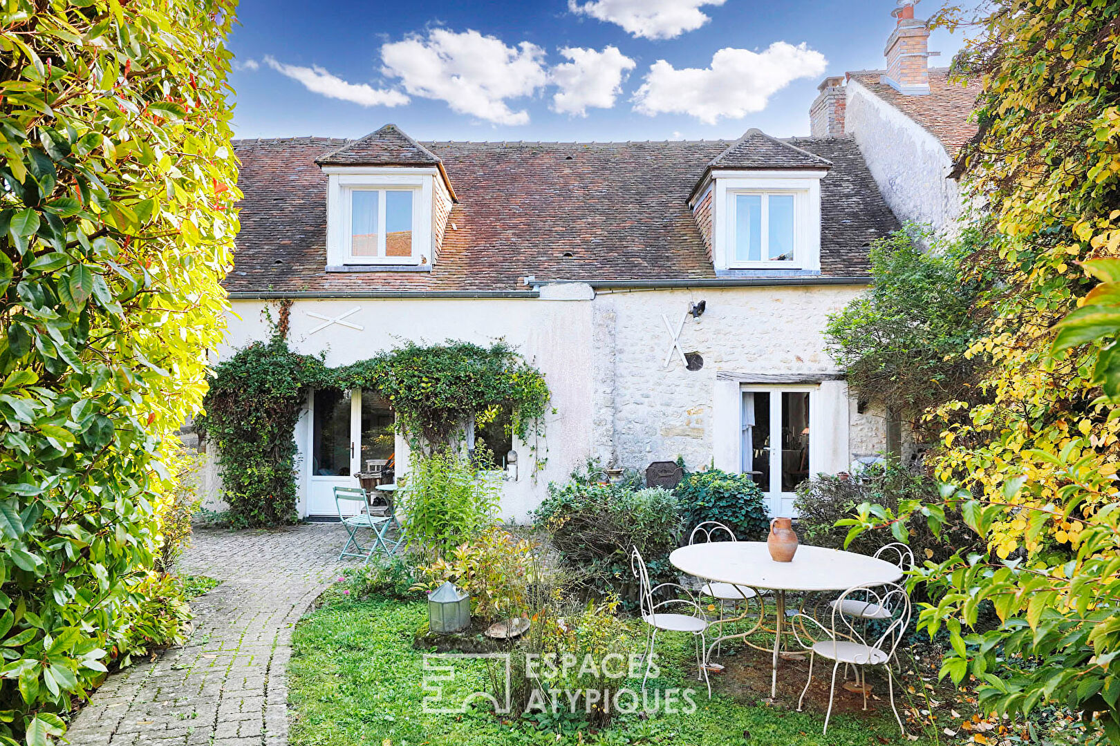 Agence immobilière de ESPACES ATYPIQUES FONTAINEBLEAU