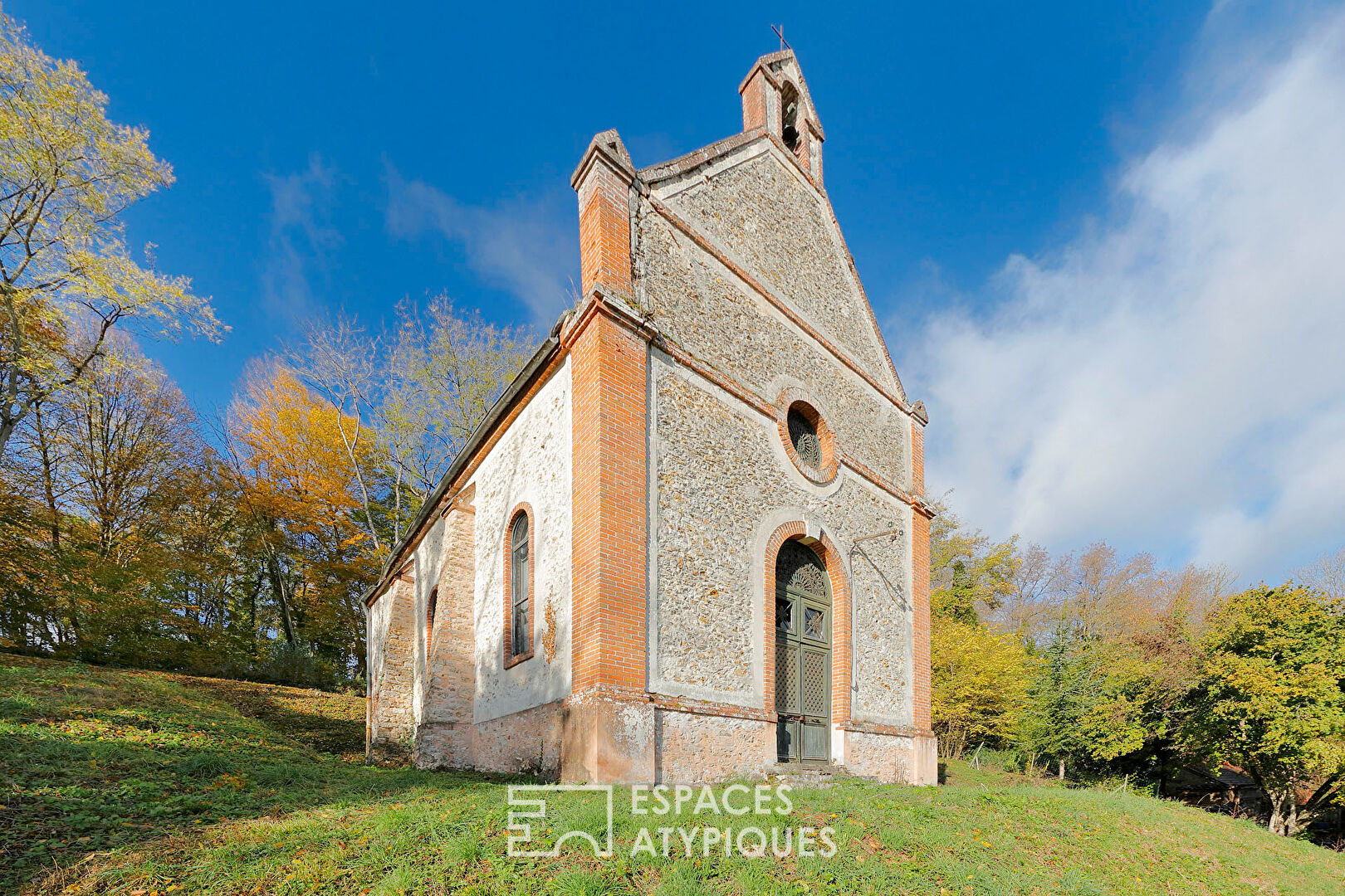 Agence immobilière de ESPACES ATYPIQUES FONTAINEBLEAU