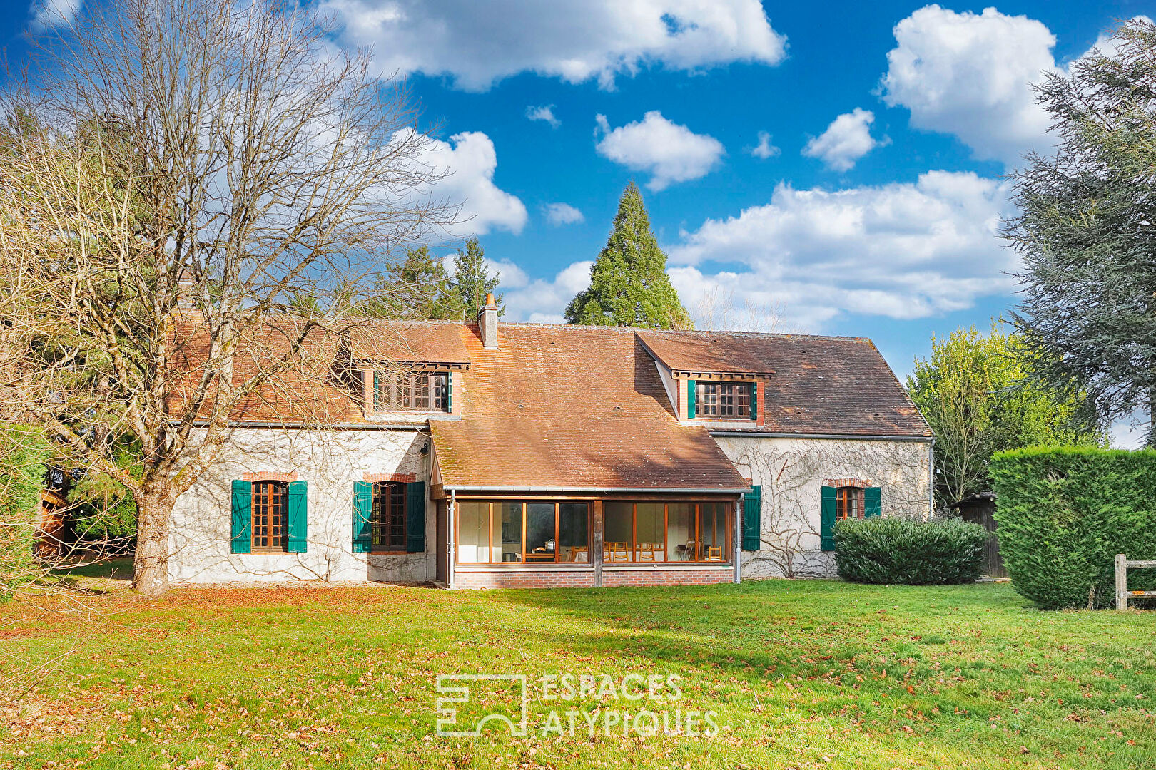 Agence immobilière de ESPACES ATYPIQUES FONTAINEBLEAU