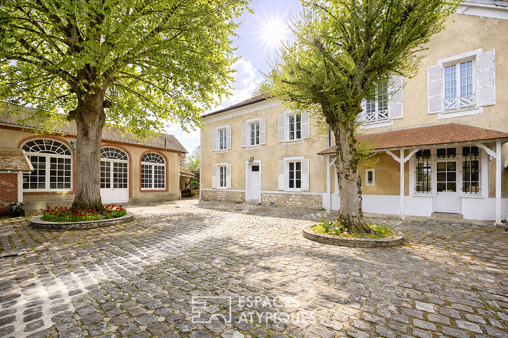 Agence immobilière de ESPACES ATYPIQUES FONTAINEBLEAU