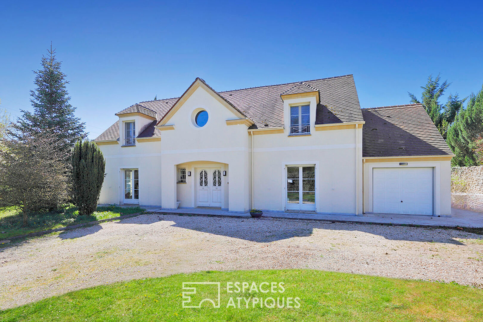 Agence immobilière de ESPACES ATYPIQUES FONTAINEBLEAU