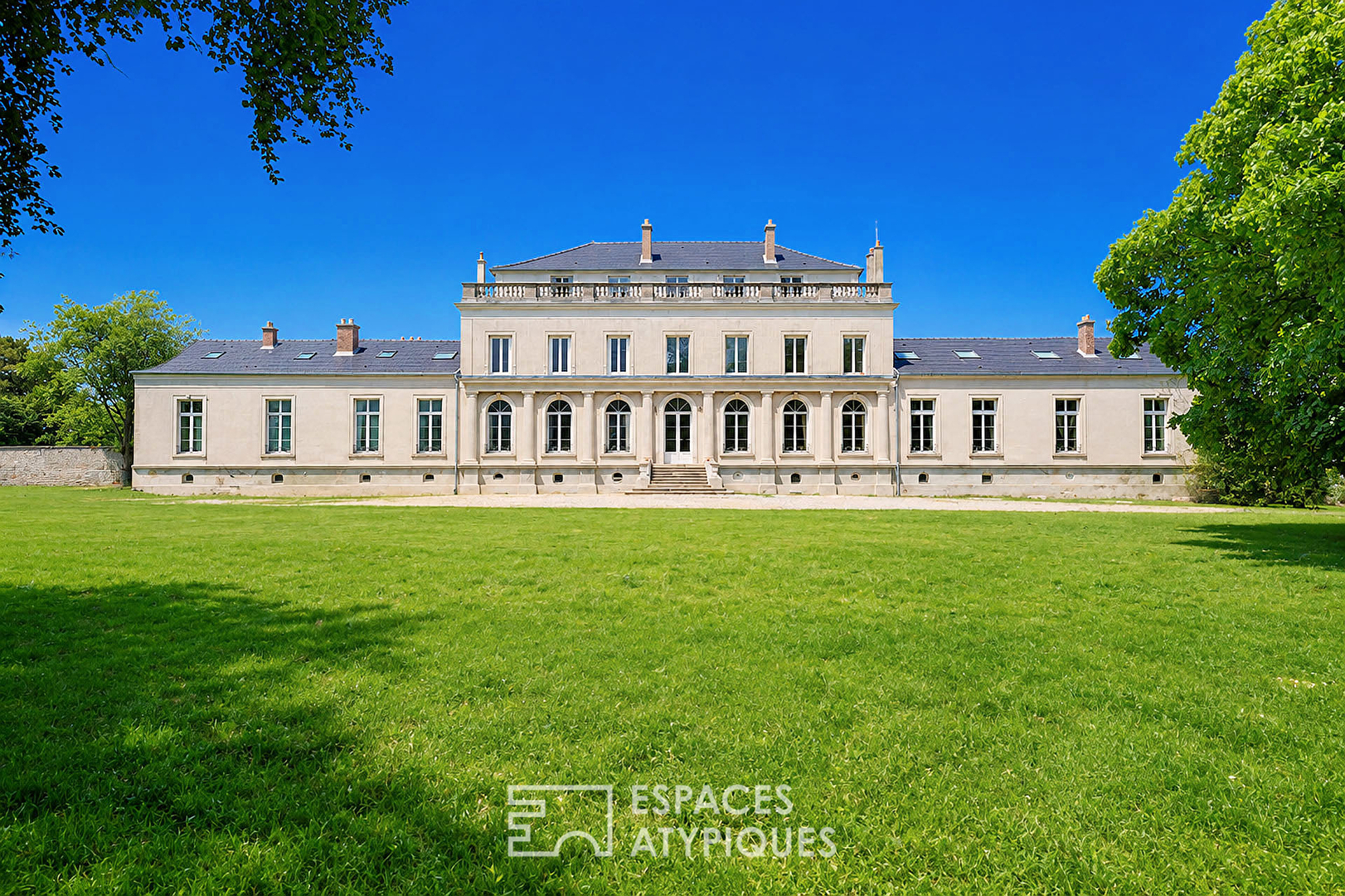 Agence immobilière de ESPACES ATYPIQUES FONTAINEBLEAU