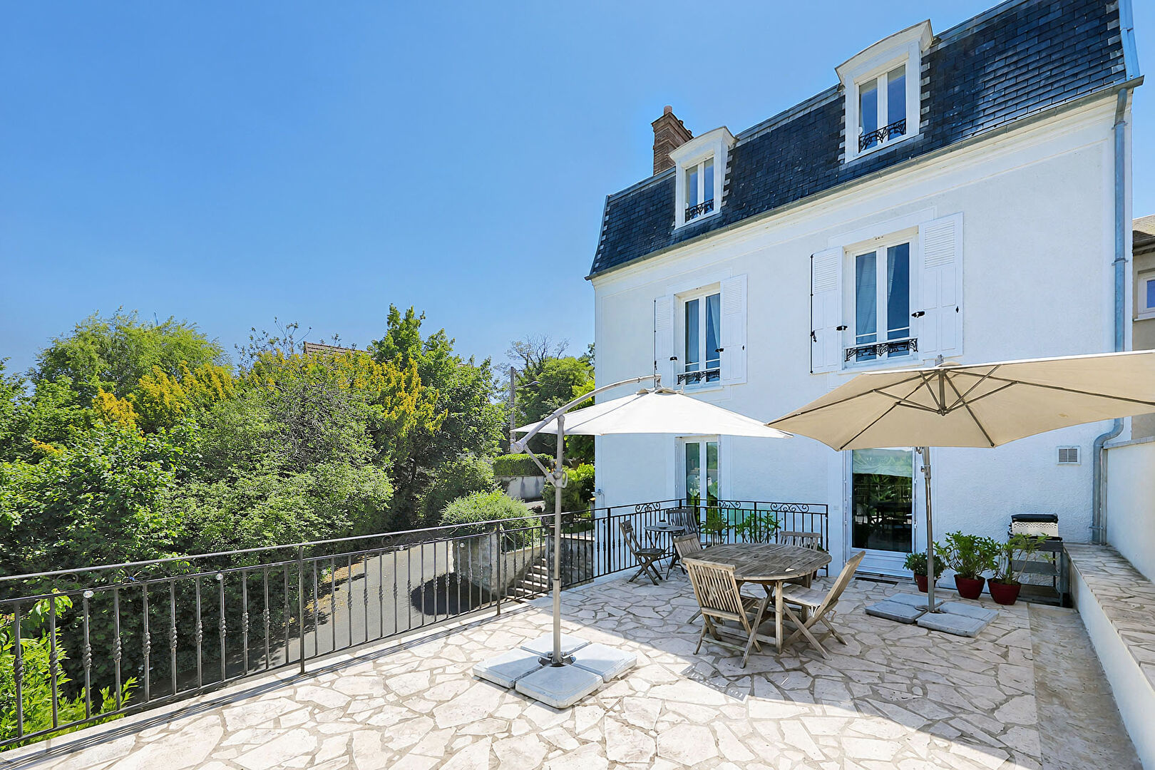 Agence immobilière de ESPACES ATYPIQUES FONTAINEBLEAU