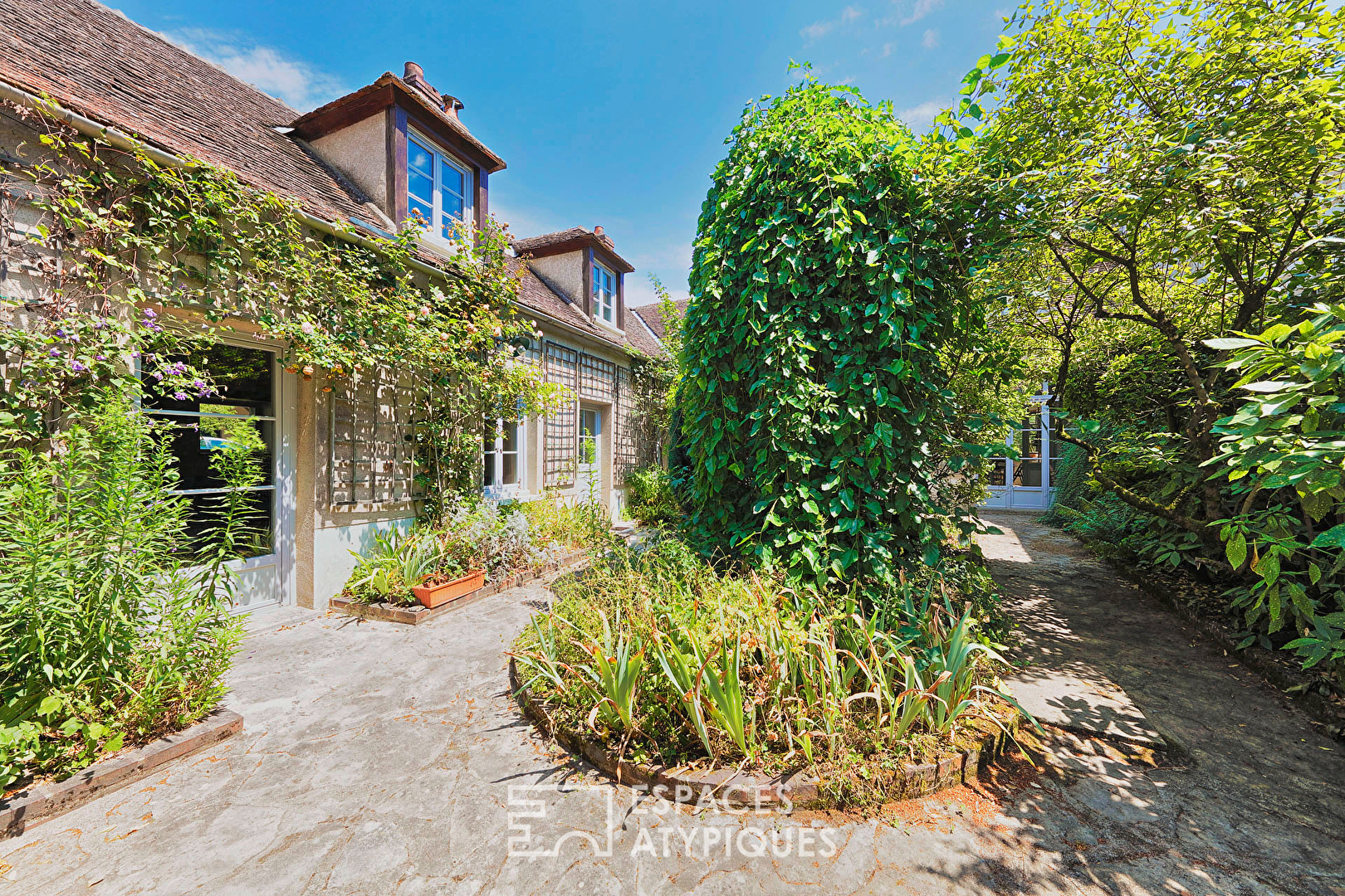 Agence immobilière de ESPACES ATYPIQUES FONTAINEBLEAU